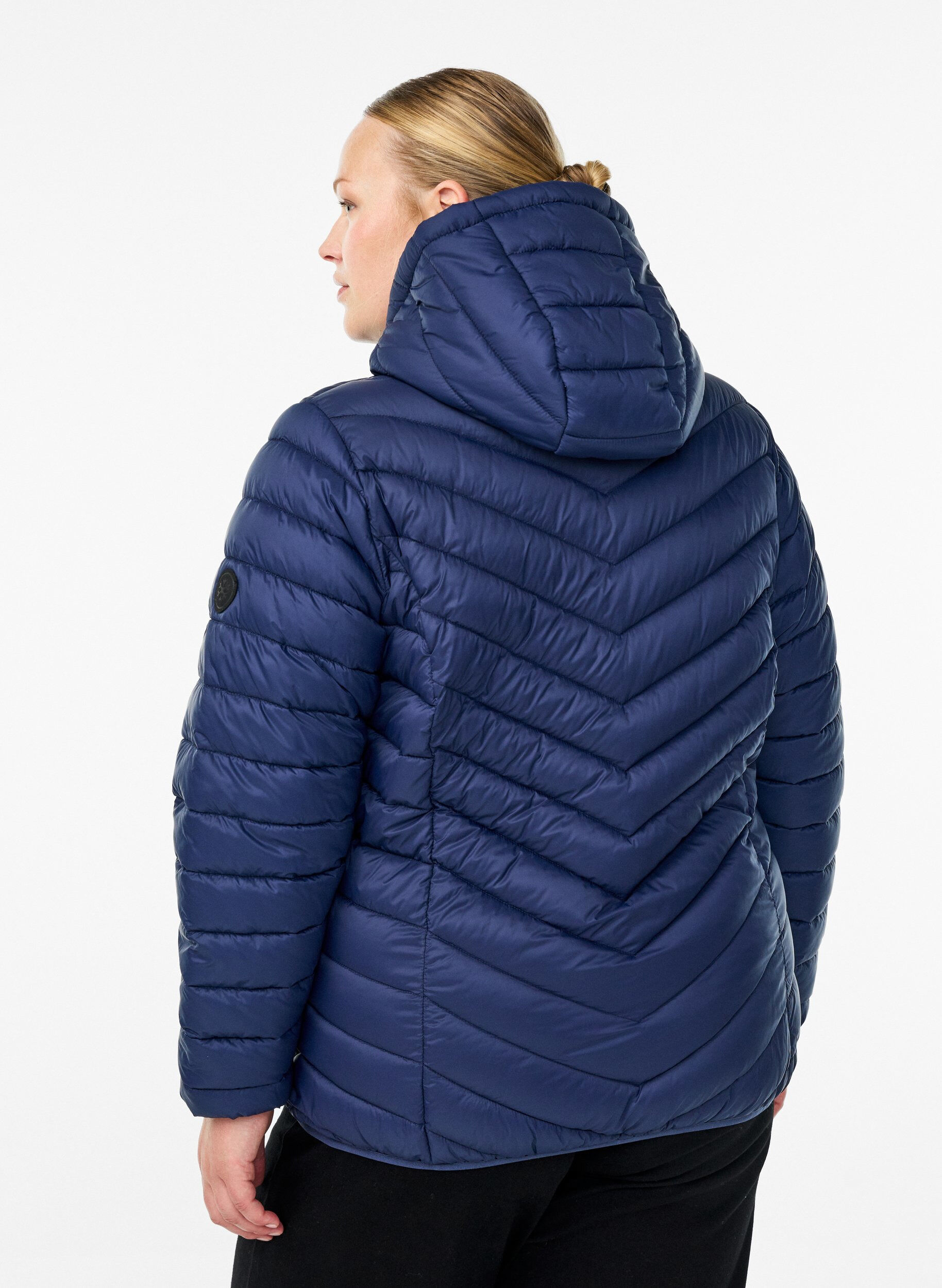 Zizzi Leichte Jacke mit Kapuze, Blau, Model image number 2