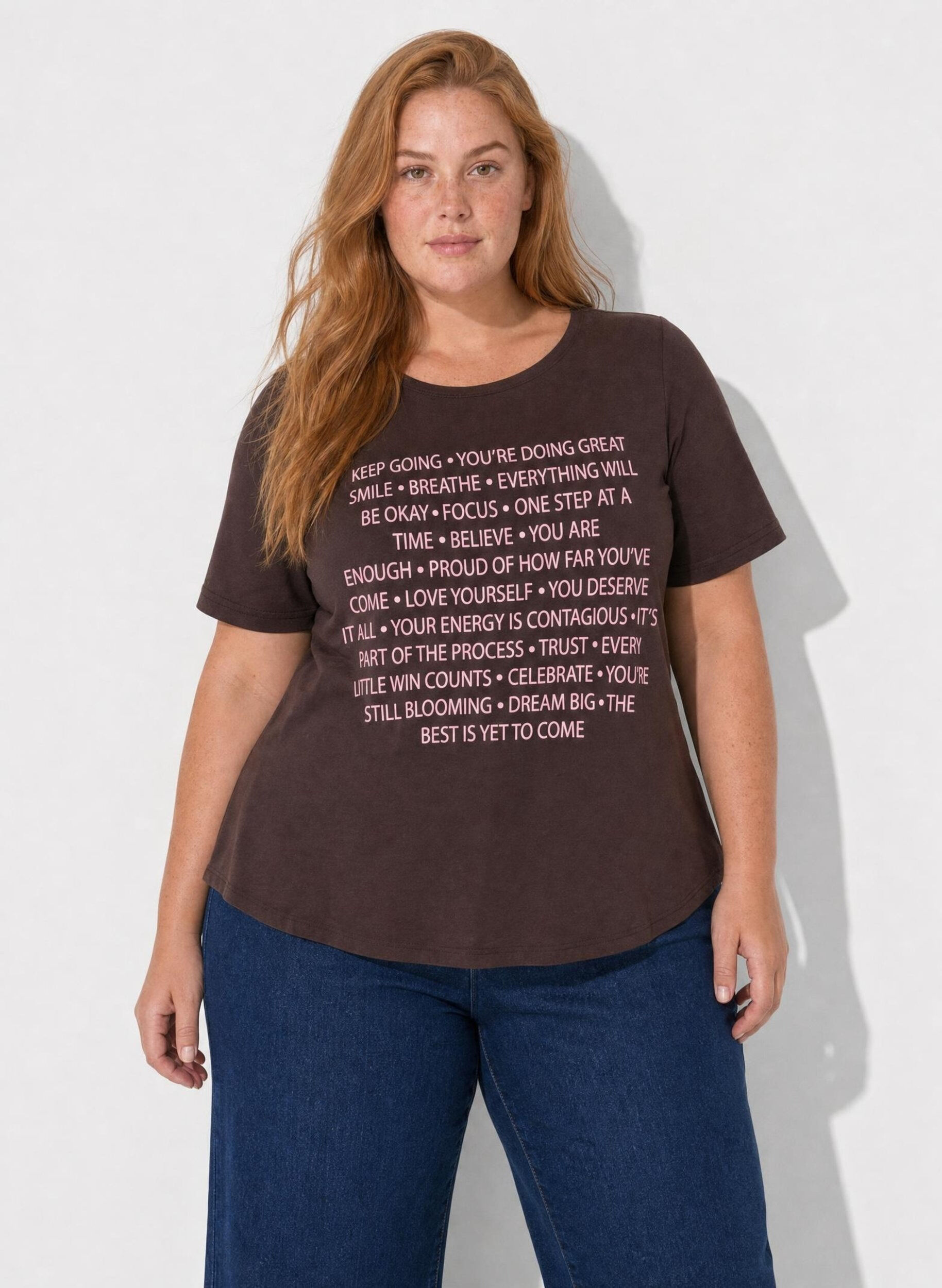 T-Shirt mit Print, Braun, Model