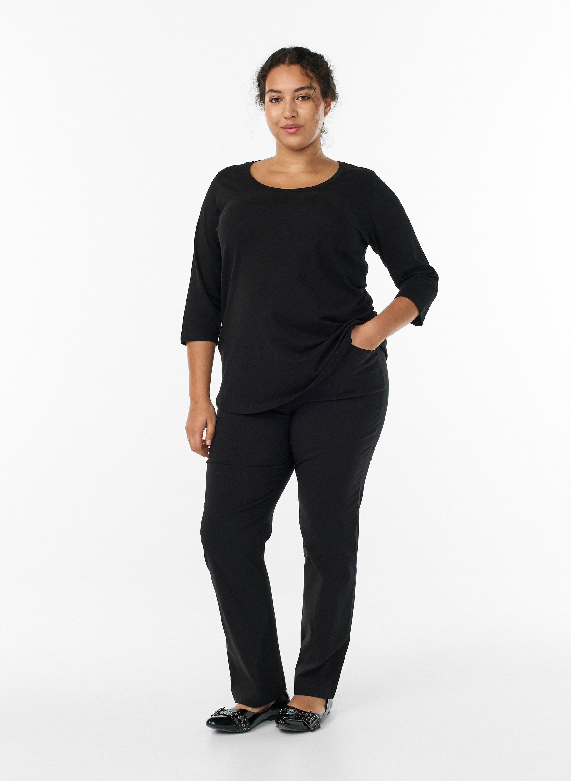 Zizzi Basic T-Shirt aus Baumwolle mit 3/4-&Auml;rmeln, Schwarz, Model image number 1
