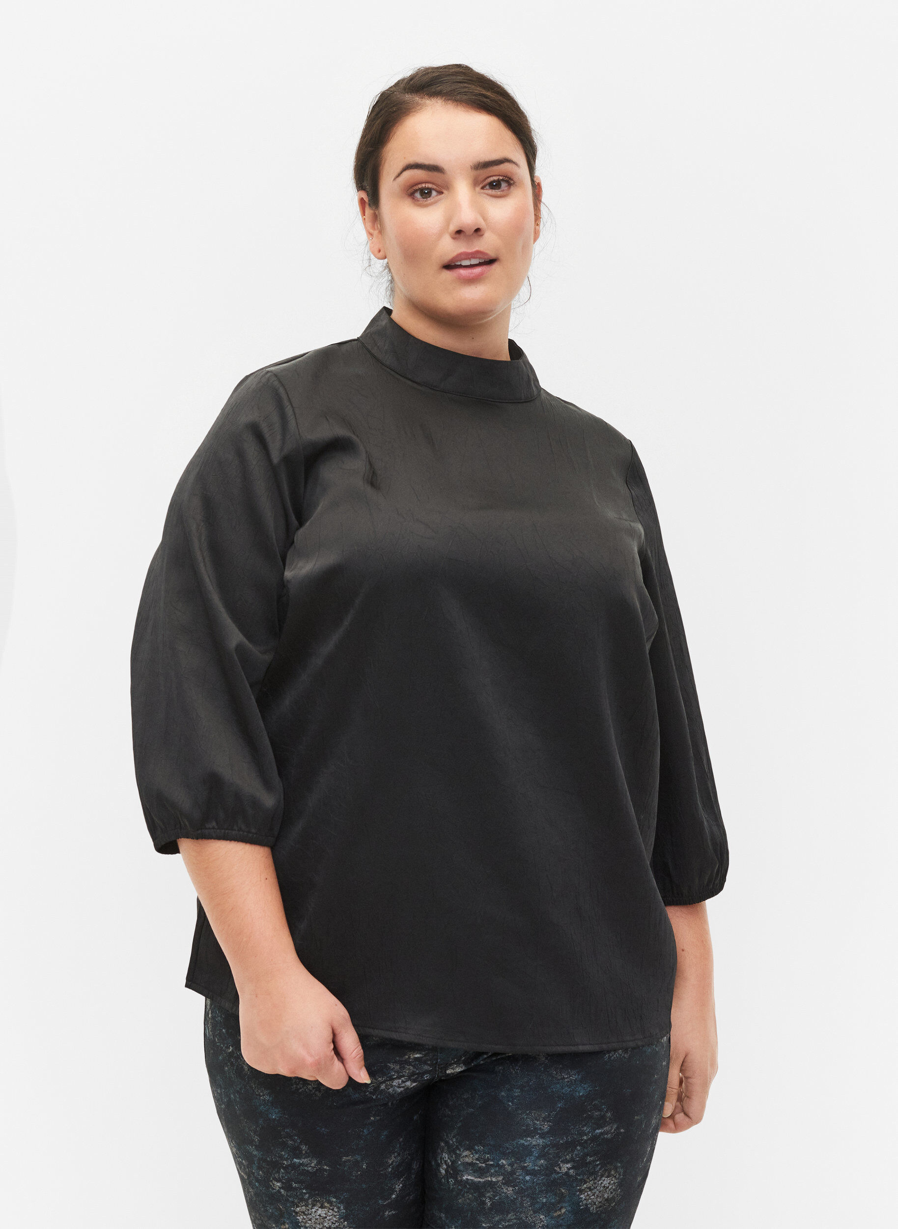 Bluse mit 3/4 &Auml;rmeln und Stehkragen, Schwarz, Model