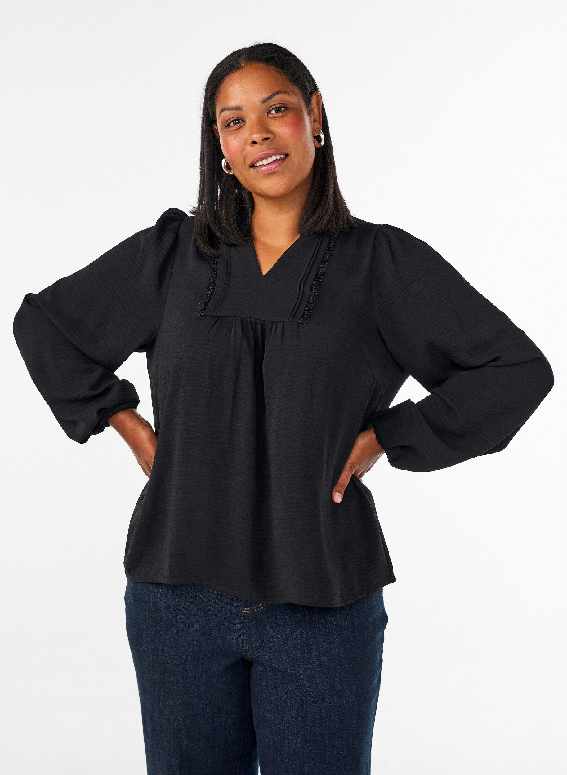 Blouse avec col en V et bande en crochet, Noir, Model