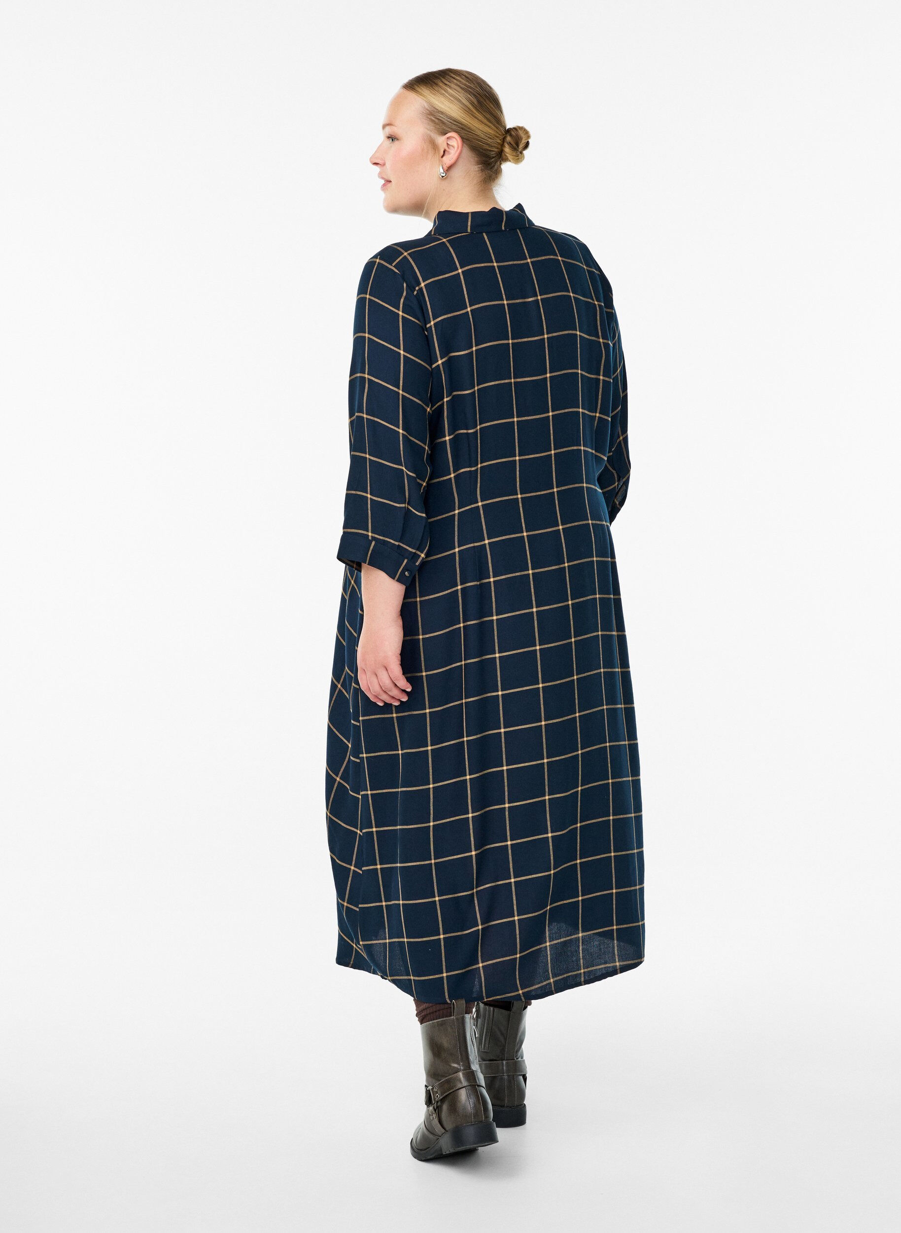 Zizzi Robe chemise longue &agrave; carreaux, Bleu, Model image number 1