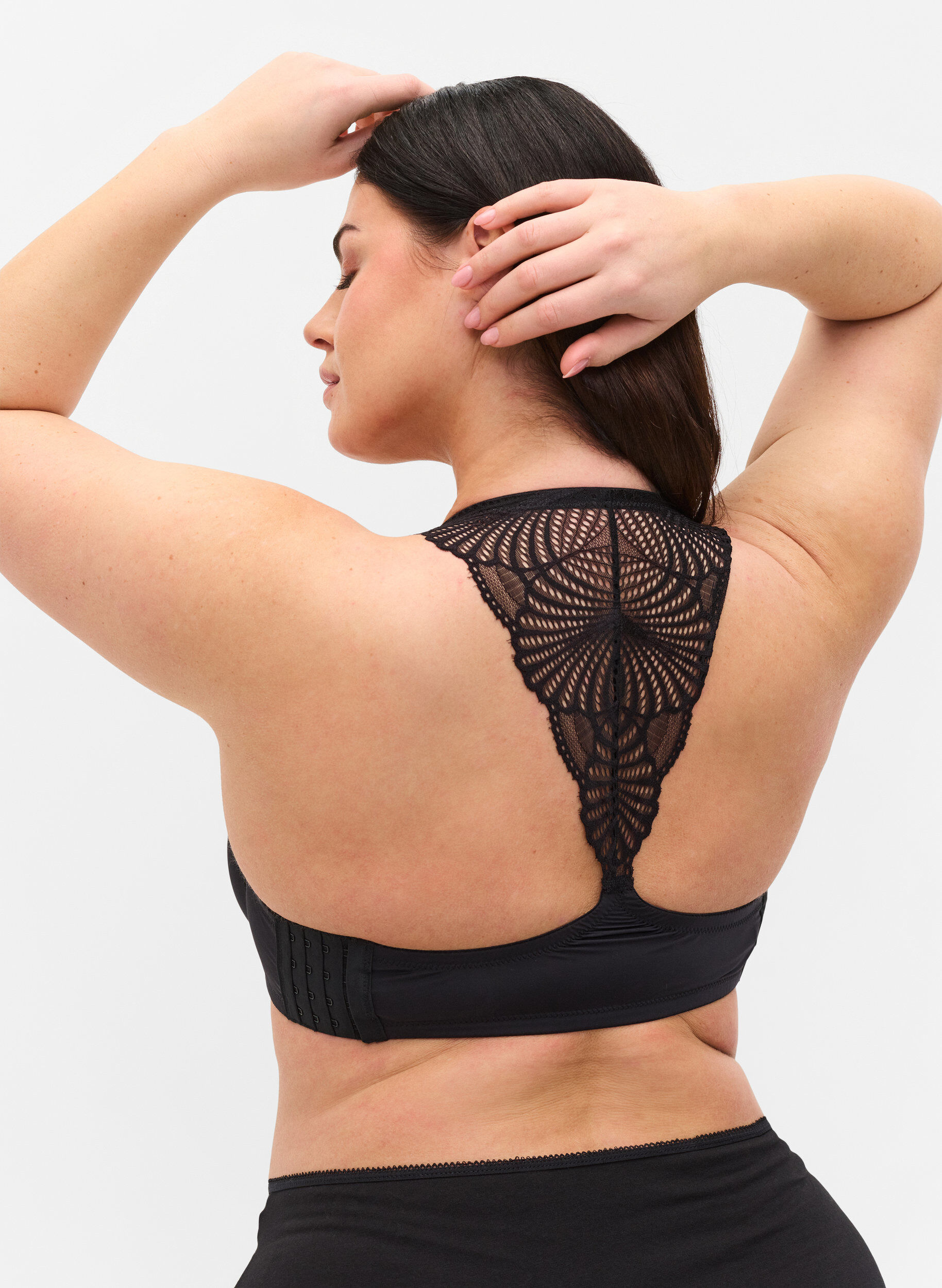 Zizzi BH mit B&uuml;gel und Spitzenr&uuml;cken, Schwarz, Model image number 1