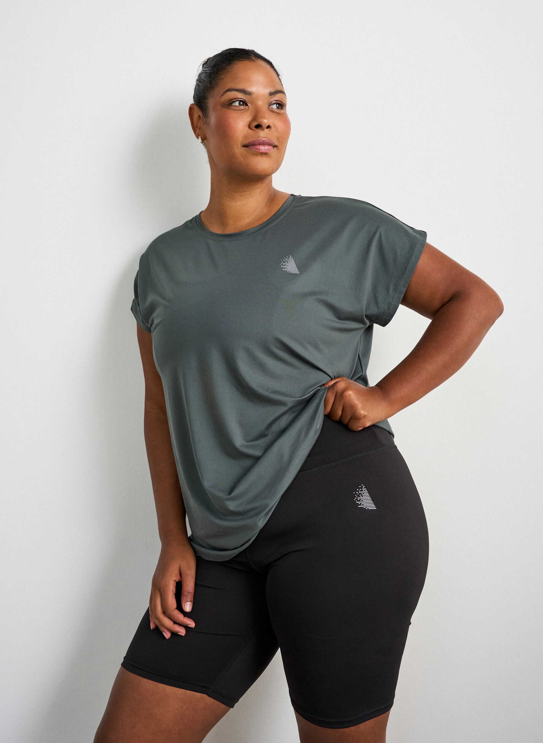 T-shirt de sport couleur unie, Vert fonc&eacute;, Model