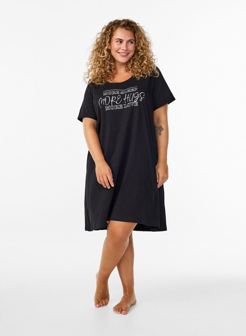 Kurz&auml;rmeliges Nachthemd aus Bio-Baumwolle, Schwarz, Model image number 1