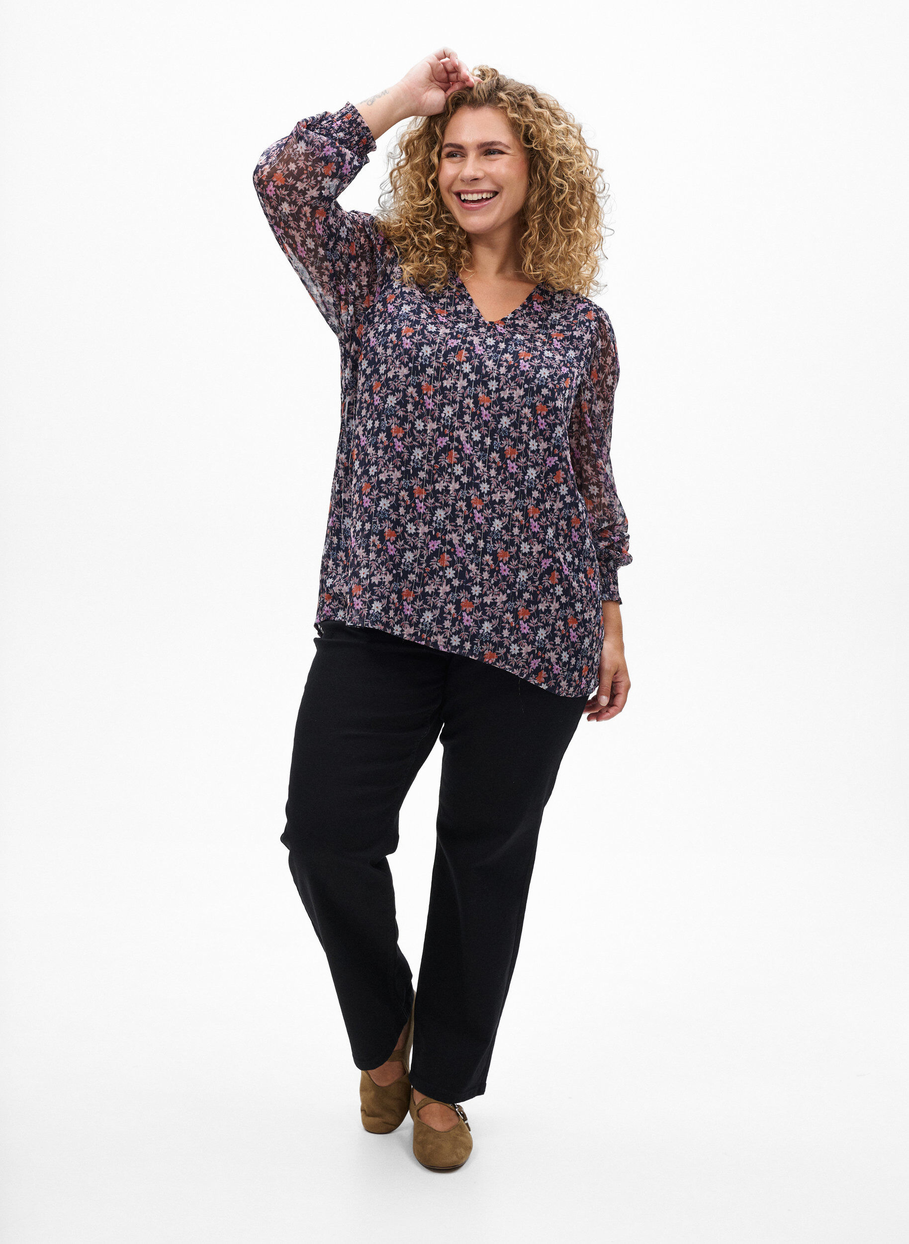 ZizziBluse mit gebl&uuml;mtem Print und Glitzerfaden, Blau, Model image number 1
