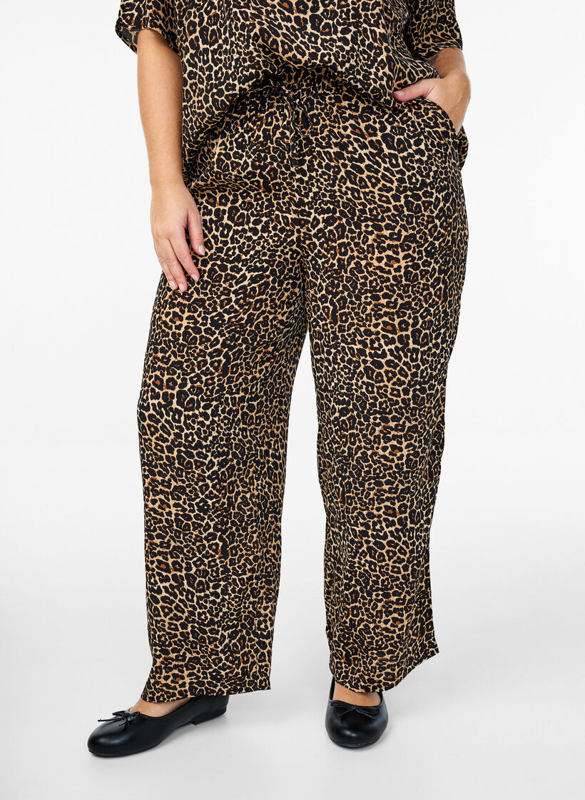 Pantalon ample en viscose avec poches, Marron, Model image number 2