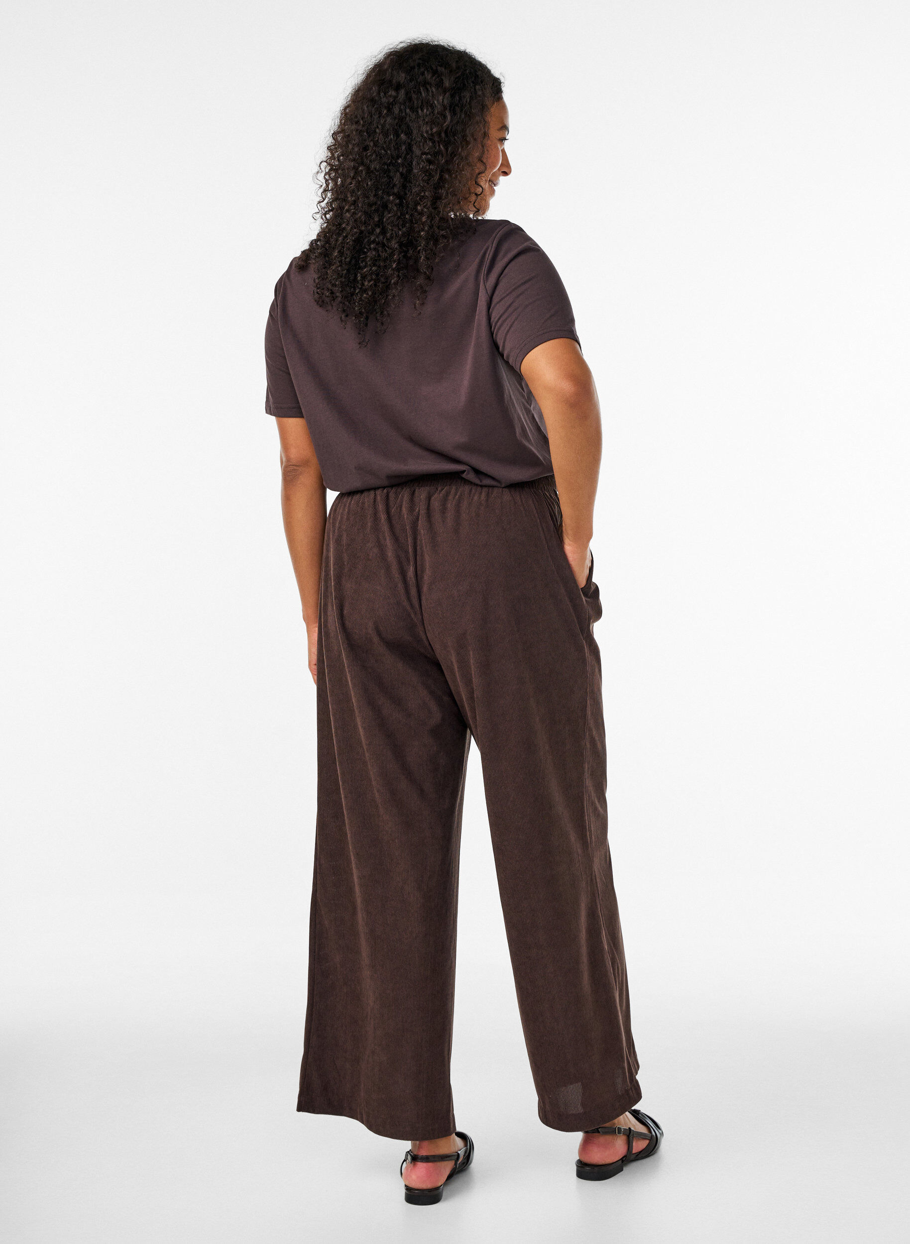 ZizziCordhose mit weitem Bein und hoher Taille, Braun, Model image number 1