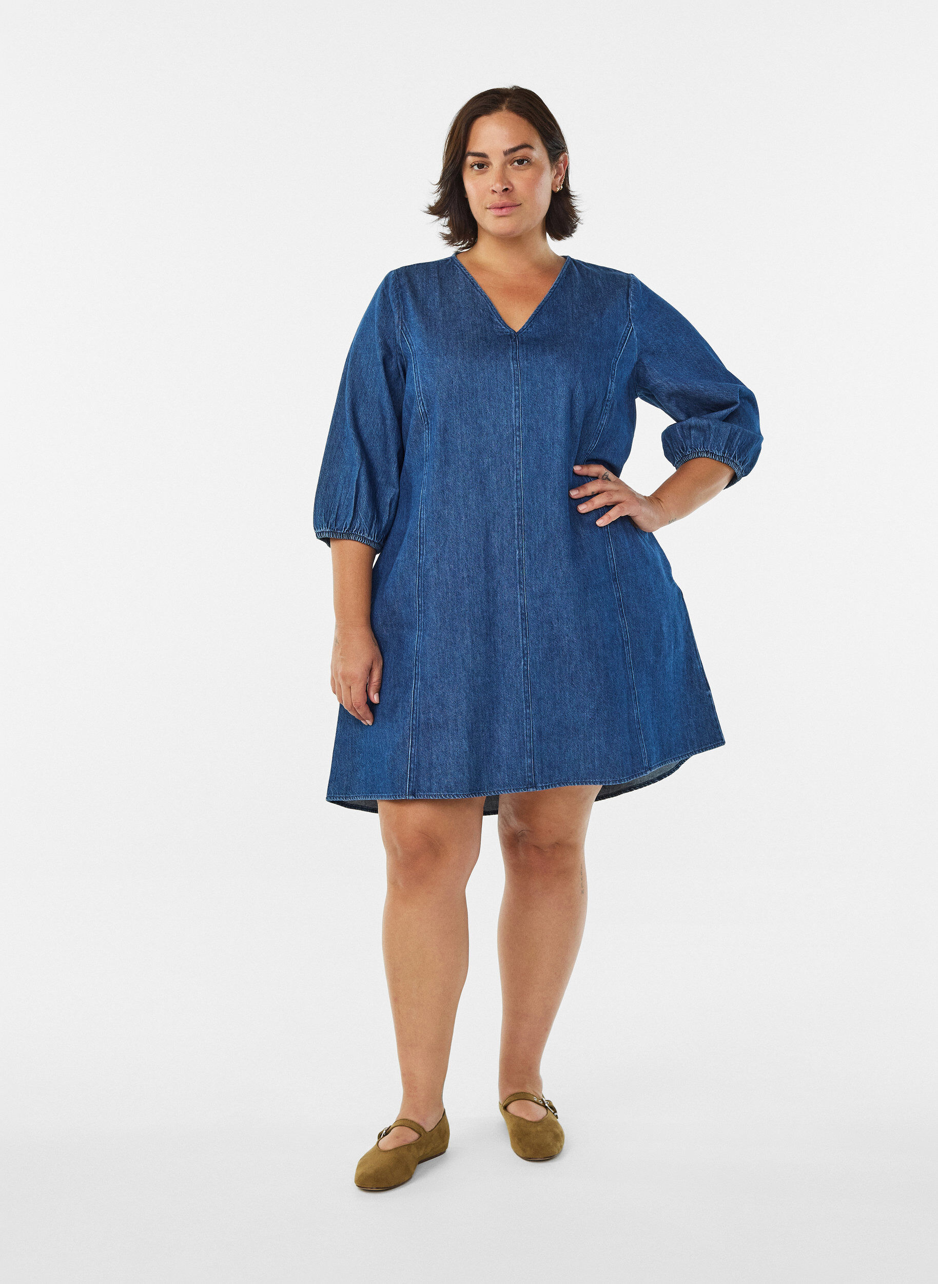Zizzi Robe courte en jean avec manches 3/4, Bleu, Model image number 1