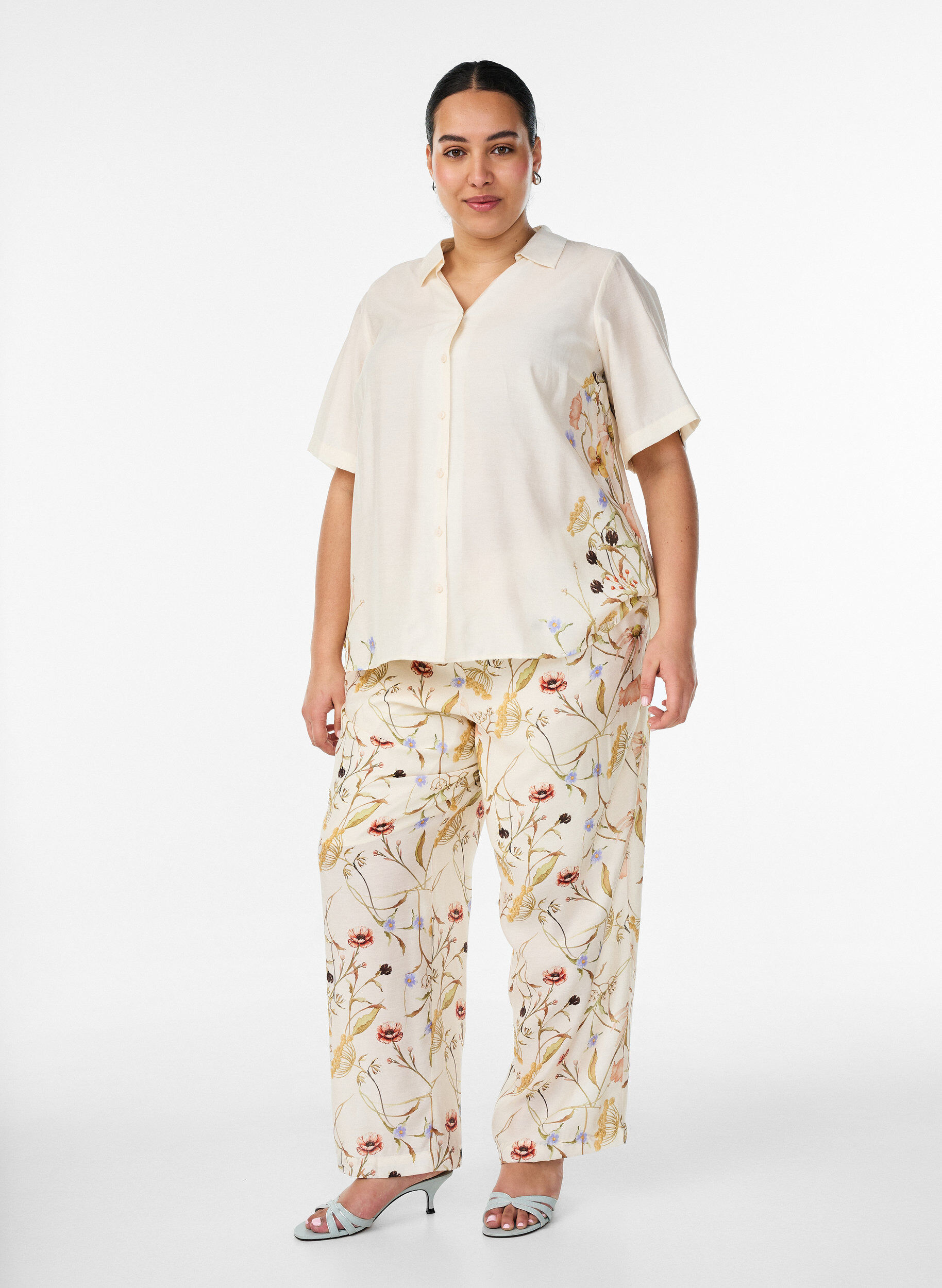 Pantalon taille haute en viscose &agrave; imprim&eacute; floral, Beige, Model