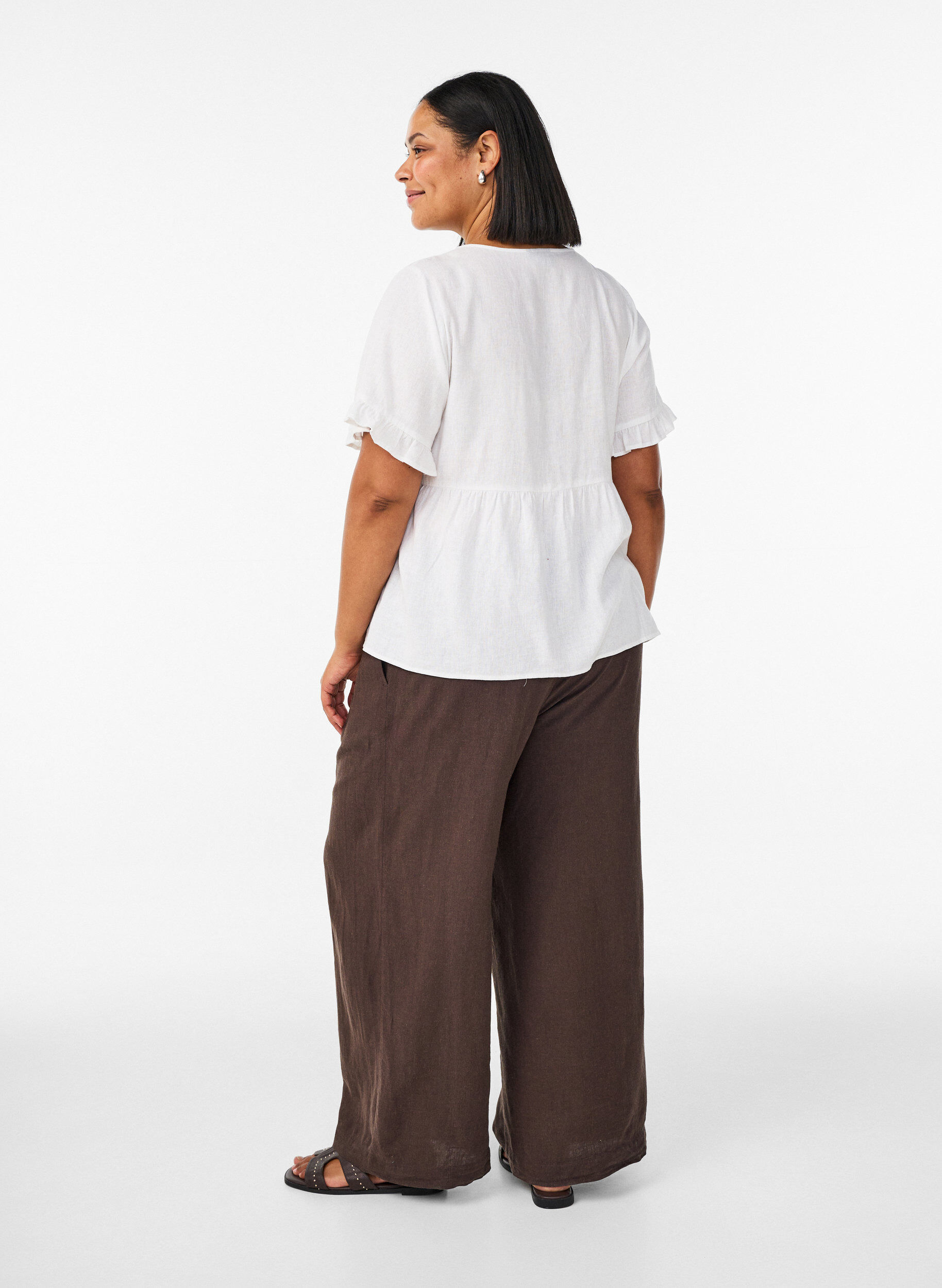 Zizzi Hose aus Leinen und Viskose mit weitem Bein, Braun, Model image number 1