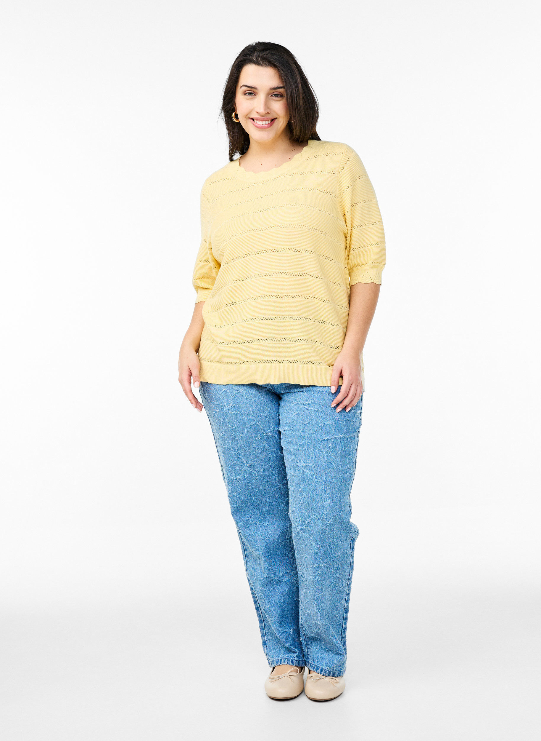 Zizzi Gestrickte Bluse mit Lochmuster in Streifenoptik und kurzen &Auml;rmeln, Gelb, Model image number 1