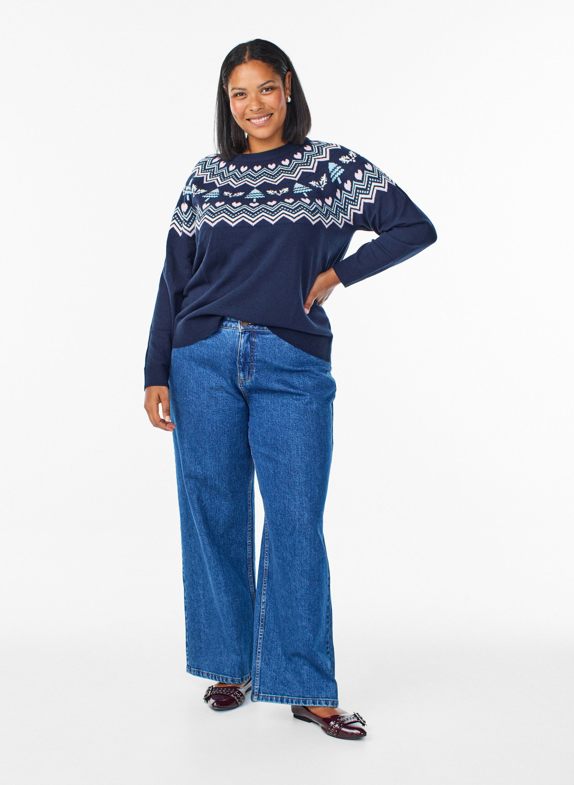 Zizzi Strickbluse mit Jacquardmuster und Weihnachtsmotiven, Blau, Model image number 1