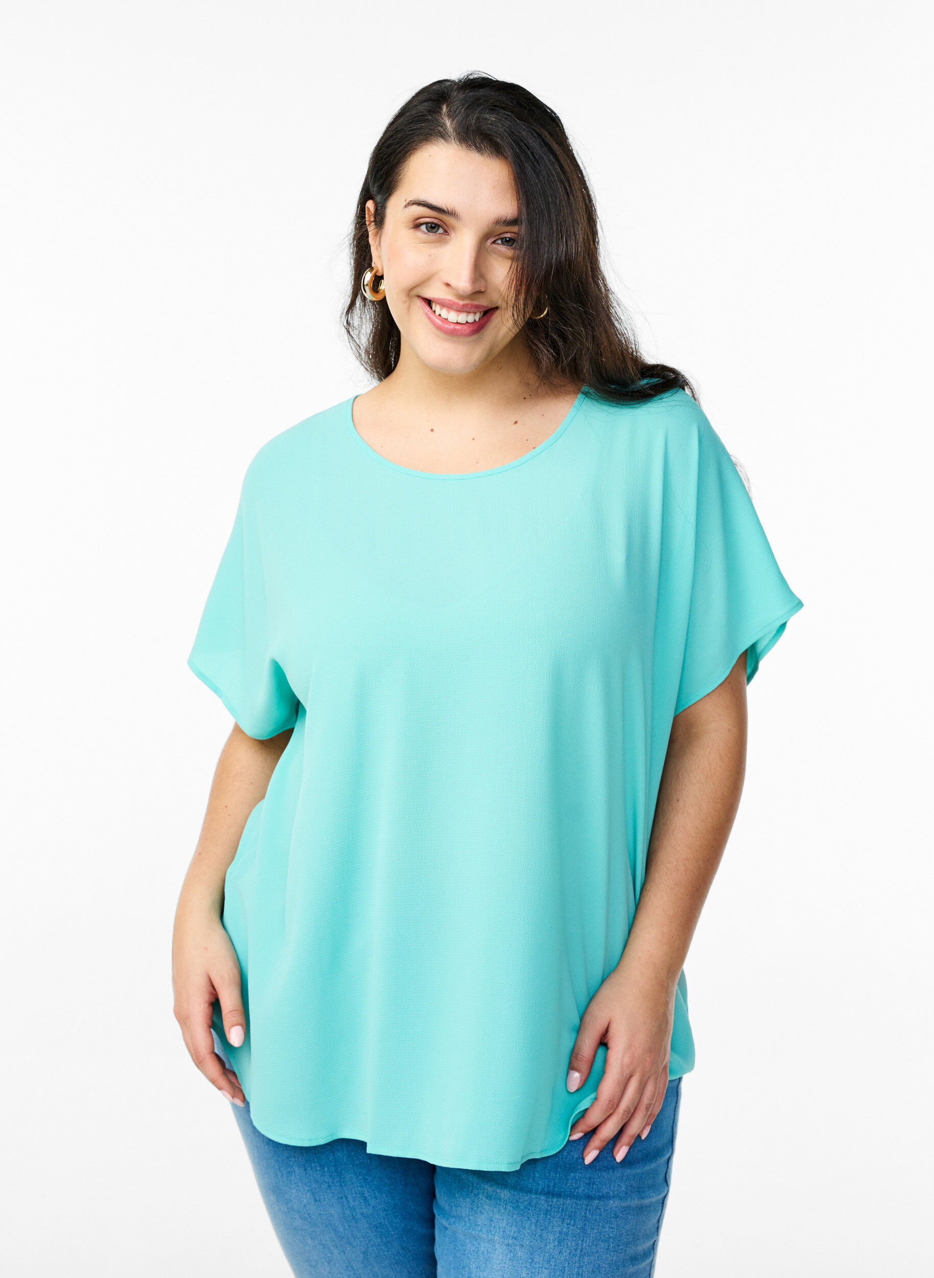 Bluse mit kurzen &Auml;rmeln und einem Rundhalsausschnitt, Blau, Model