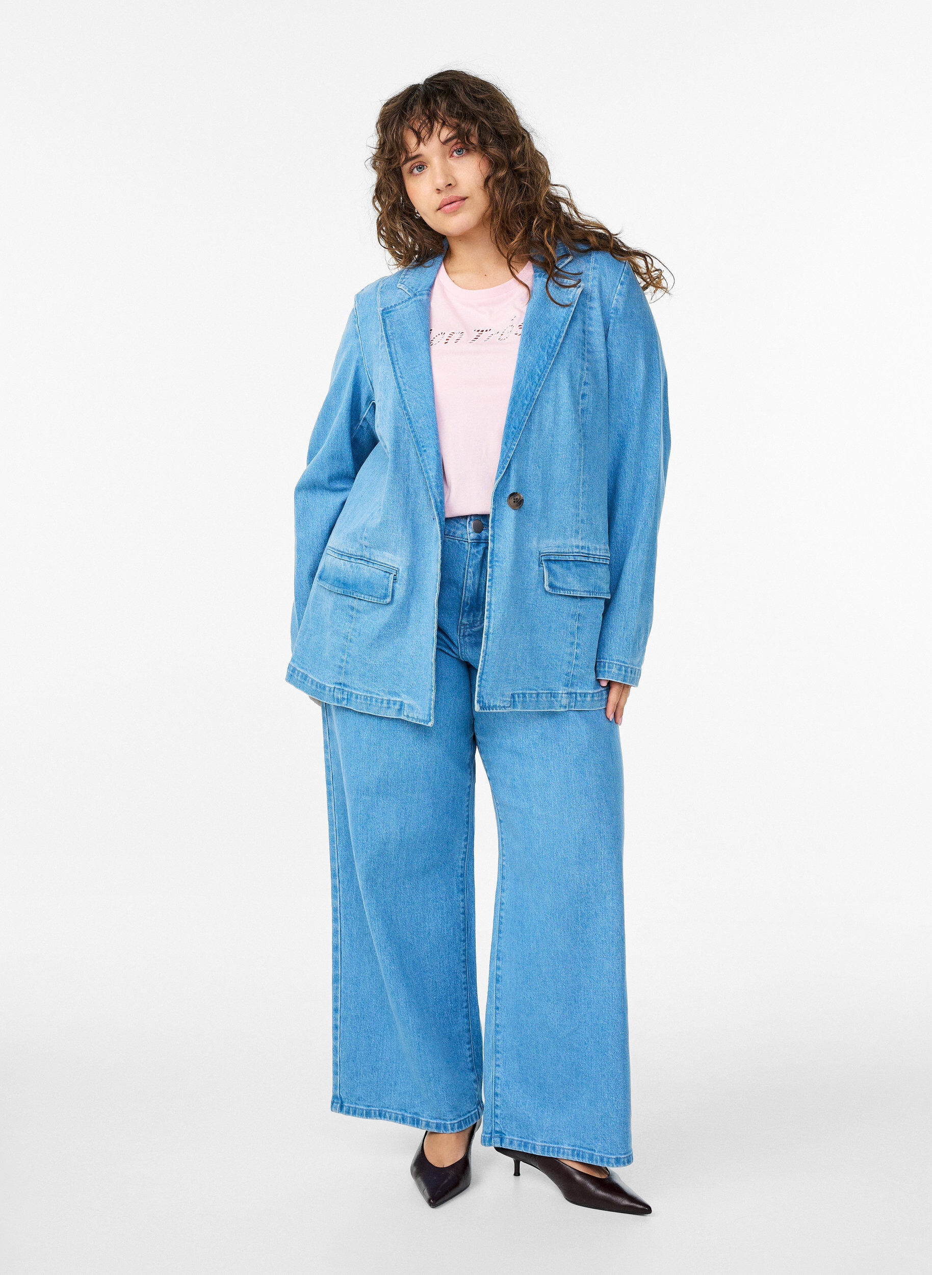 Zizzi Denimblazer mit Taschen, Blau, Model image number 1