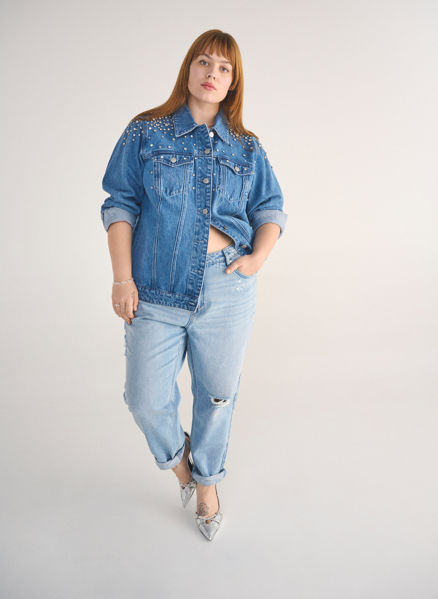 Zizzi Mille Mom Fit Jeans mit Destroyed-Details, Light Blue Denim, Image image number 0