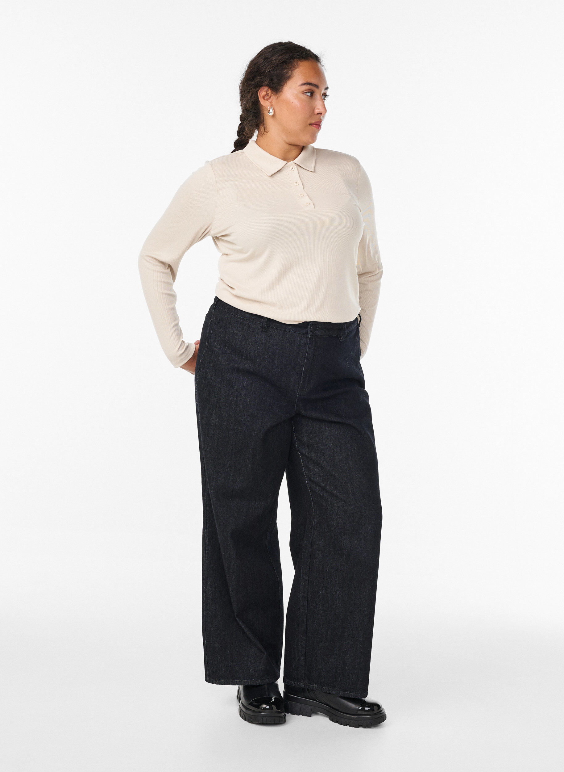 Zizzi Poloshirt aus weichem Ripp mit langen &Auml;rmeln, Beige, Model image number 1