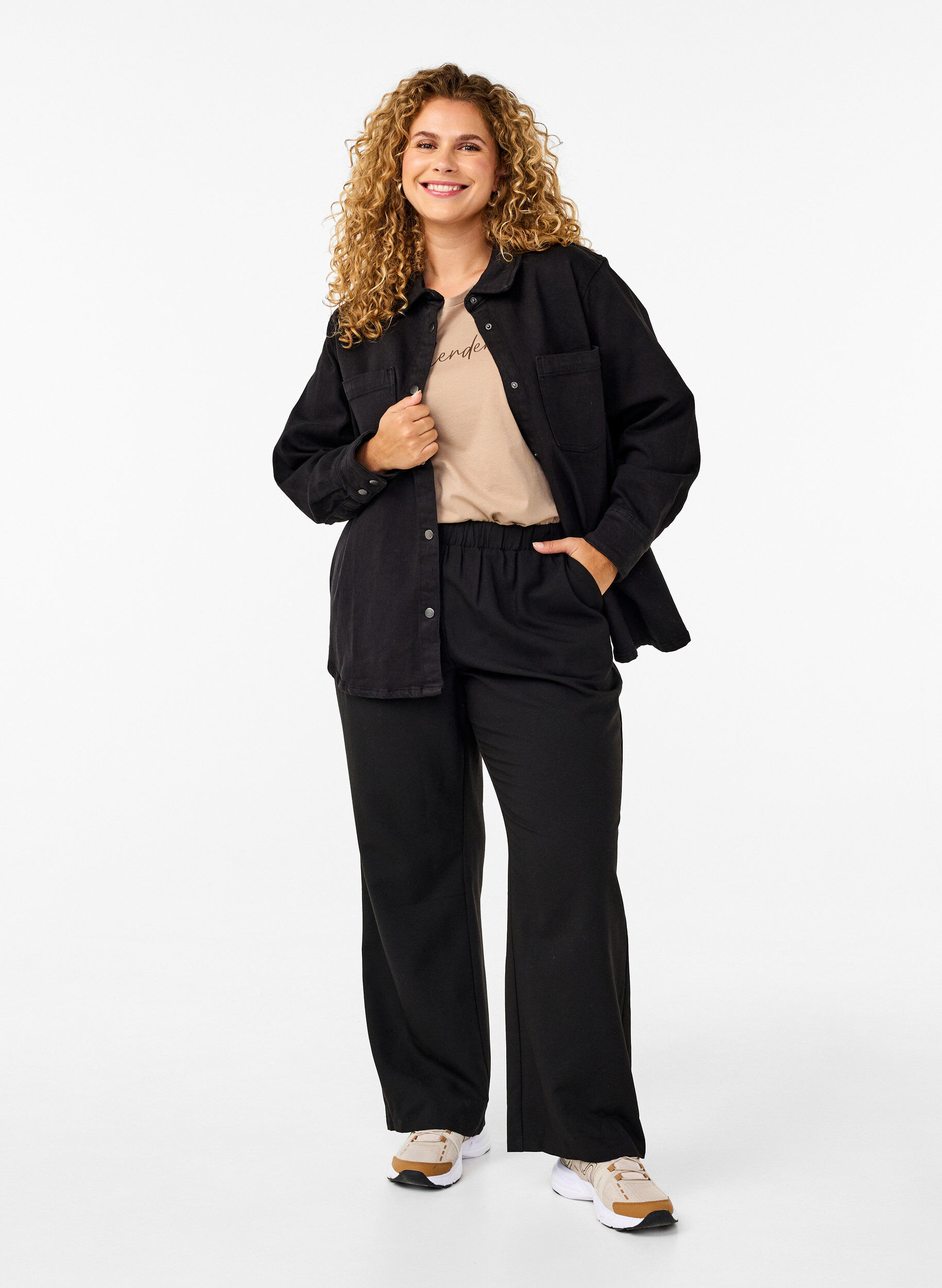 Zizzi Jeanshemd mit Kn&ouml;pfen und Brusttaschen, Black, Model image number 2