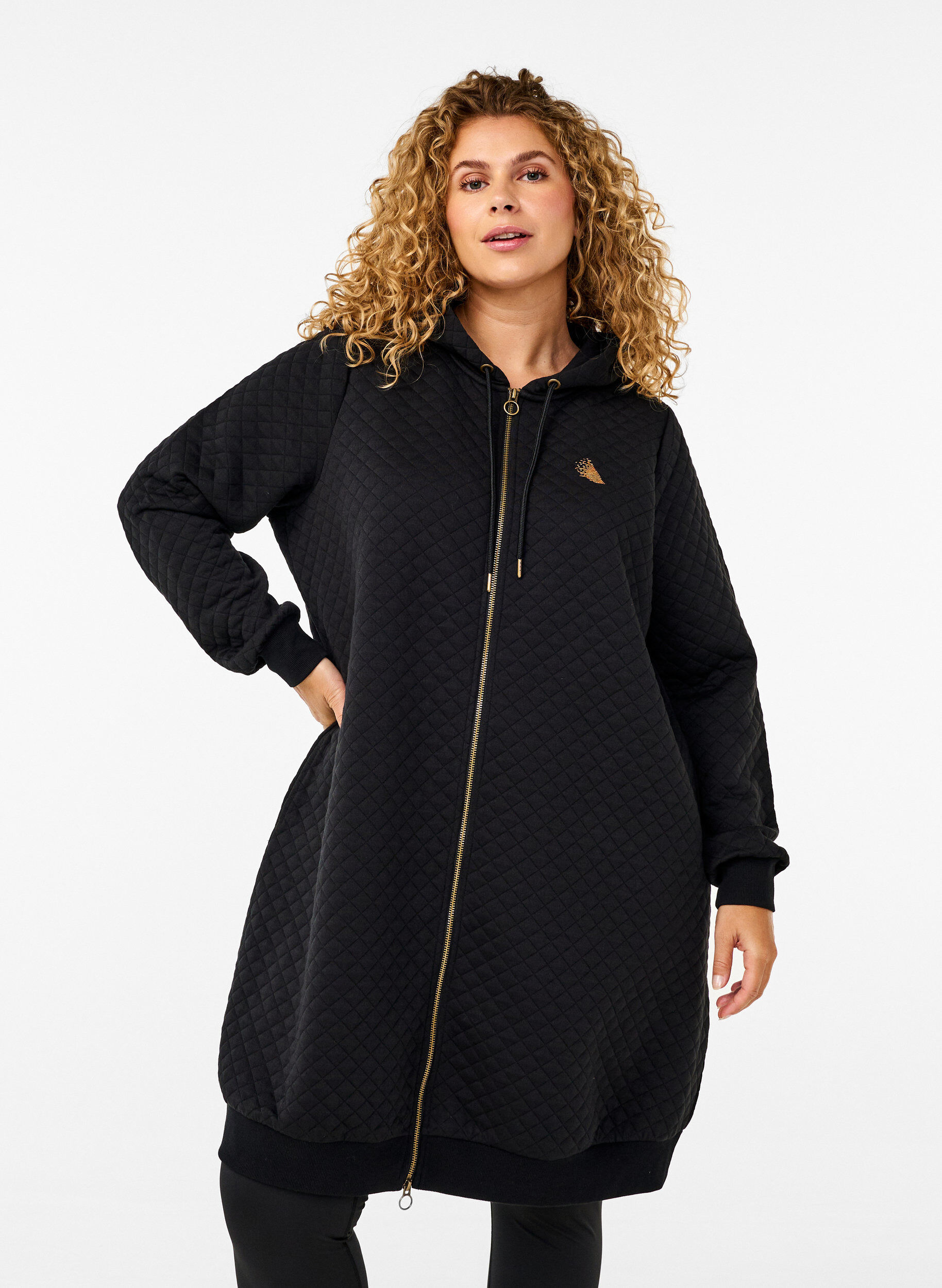Cardigan matelass&eacute; long avec fermeture &eacute;clair pour le sport, Noir, Model