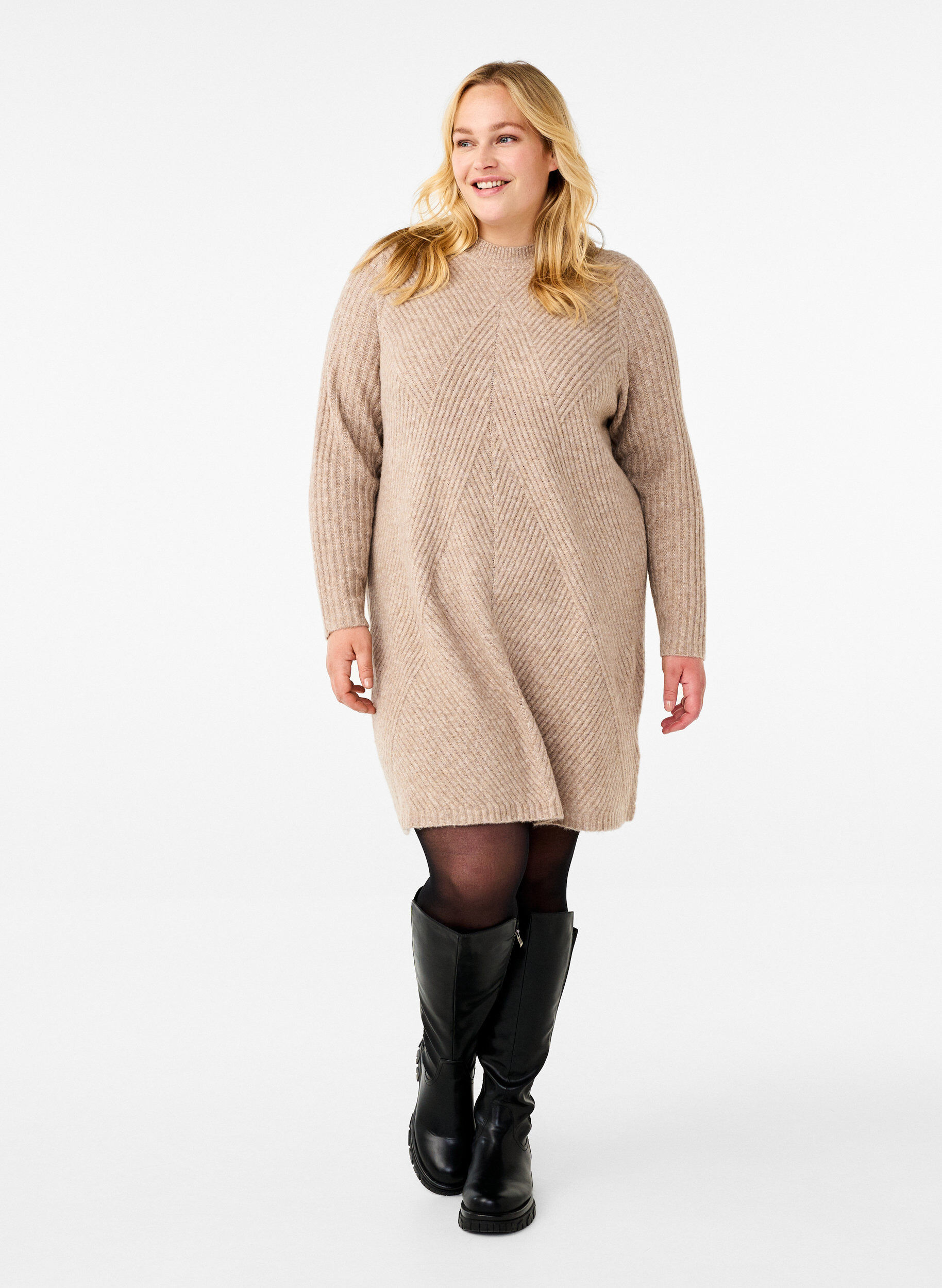 Zizzi Kurzes Rippstrickkleid mit Rundhalsausschnitt, Simply Taupe Mel., Model image number 2