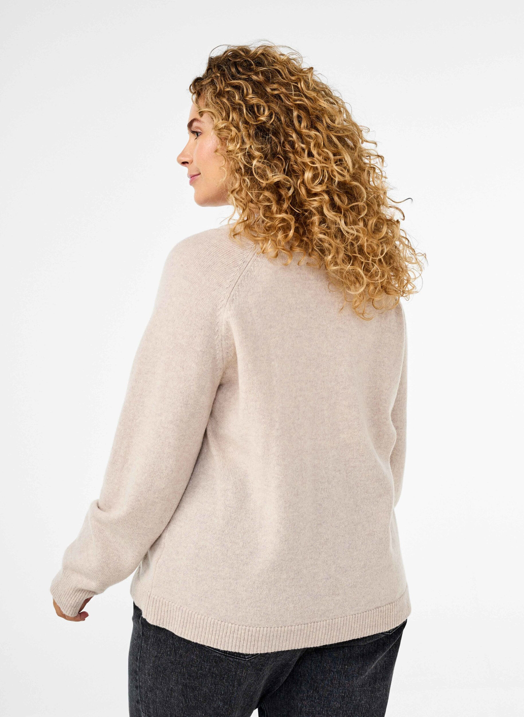 Zizzi cardigan tricot&eacute; en laine m&eacute;rinos, Pumice Stone Mel., Model image number 1