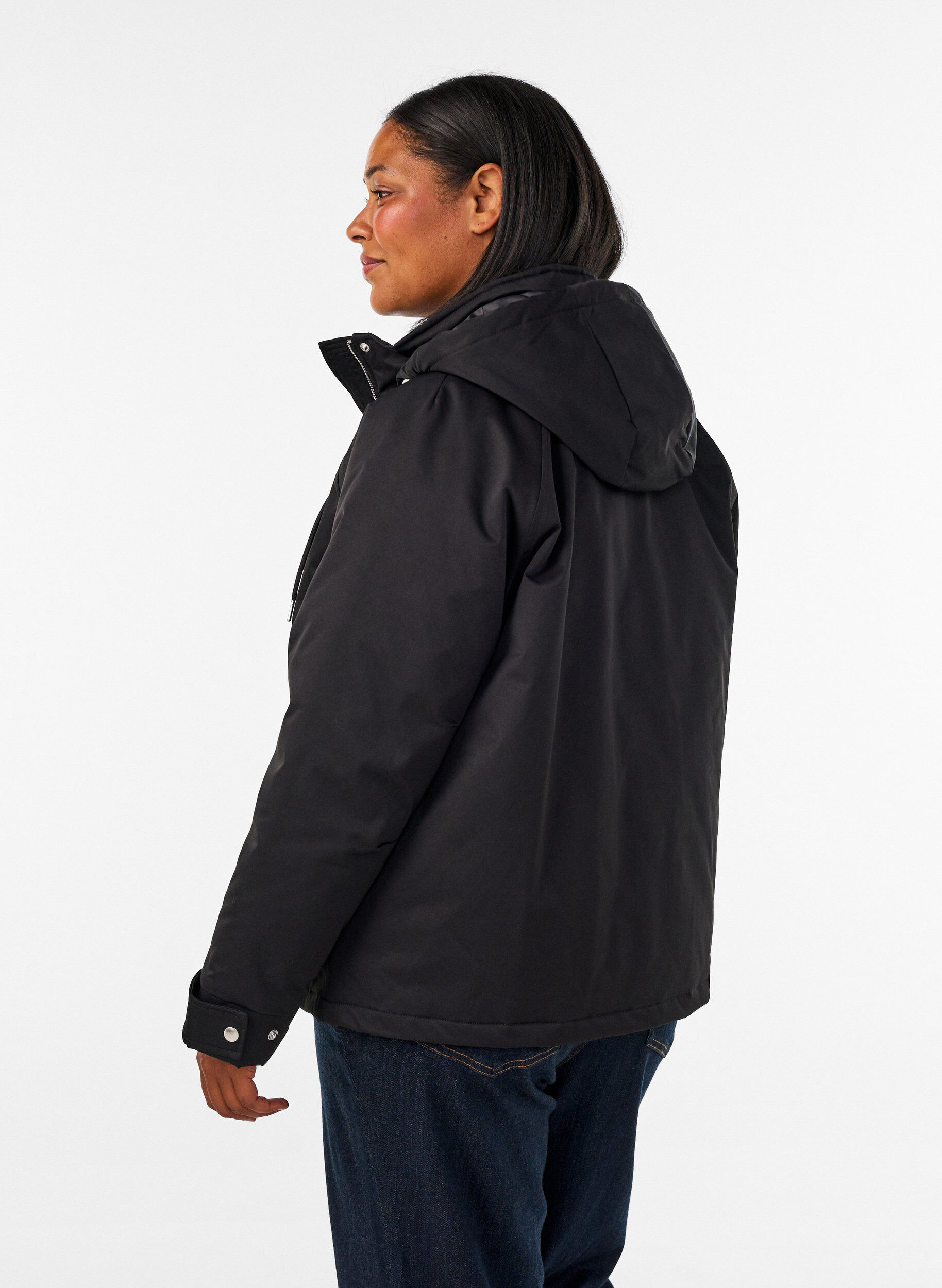 ZizziGepolsterter Parka mit einer abnehmbaren Kapuze, Schwarz, Model image number 2