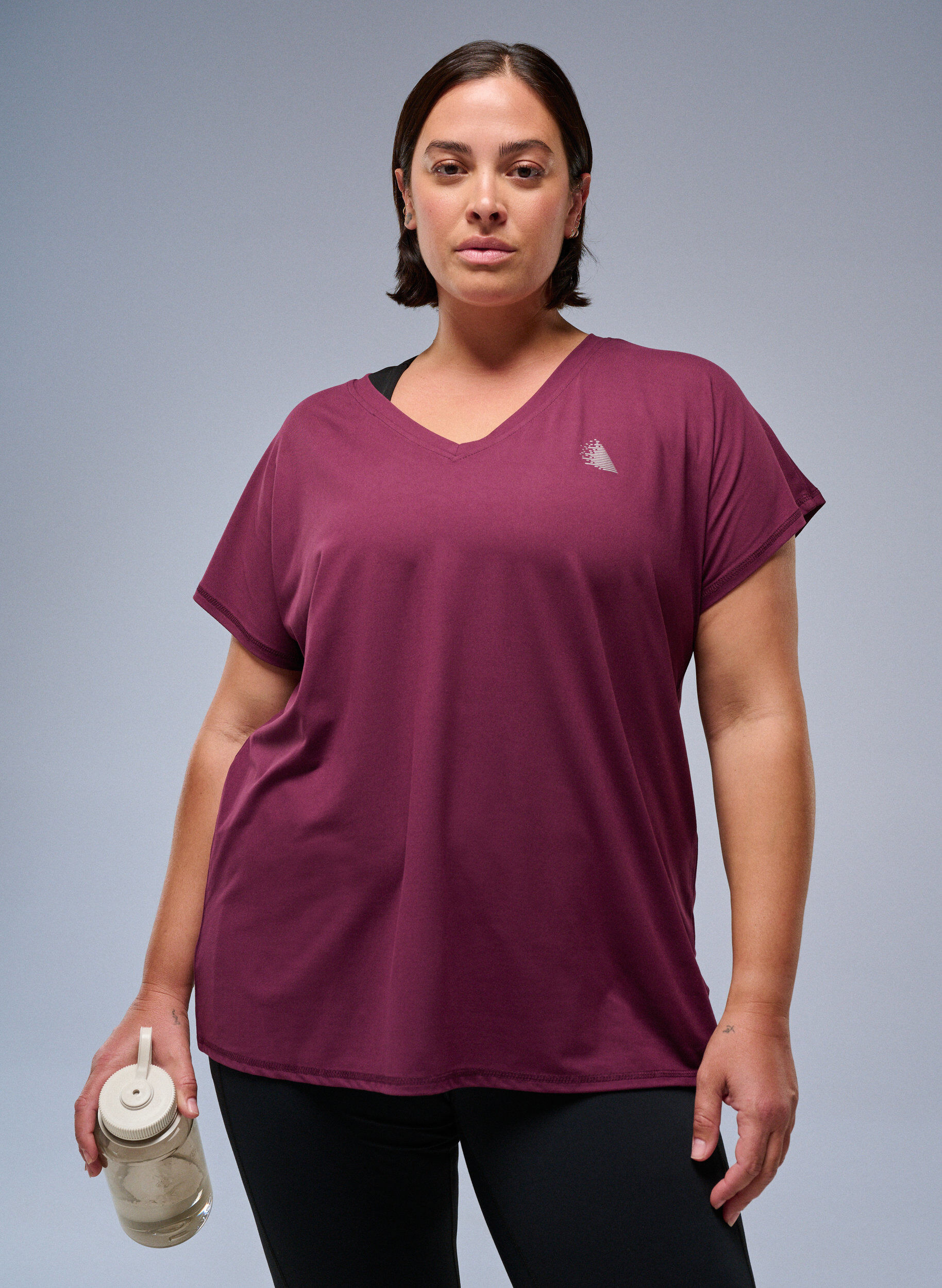 Lockeres Trainings-T-Shirt mit V-Ausschnitt