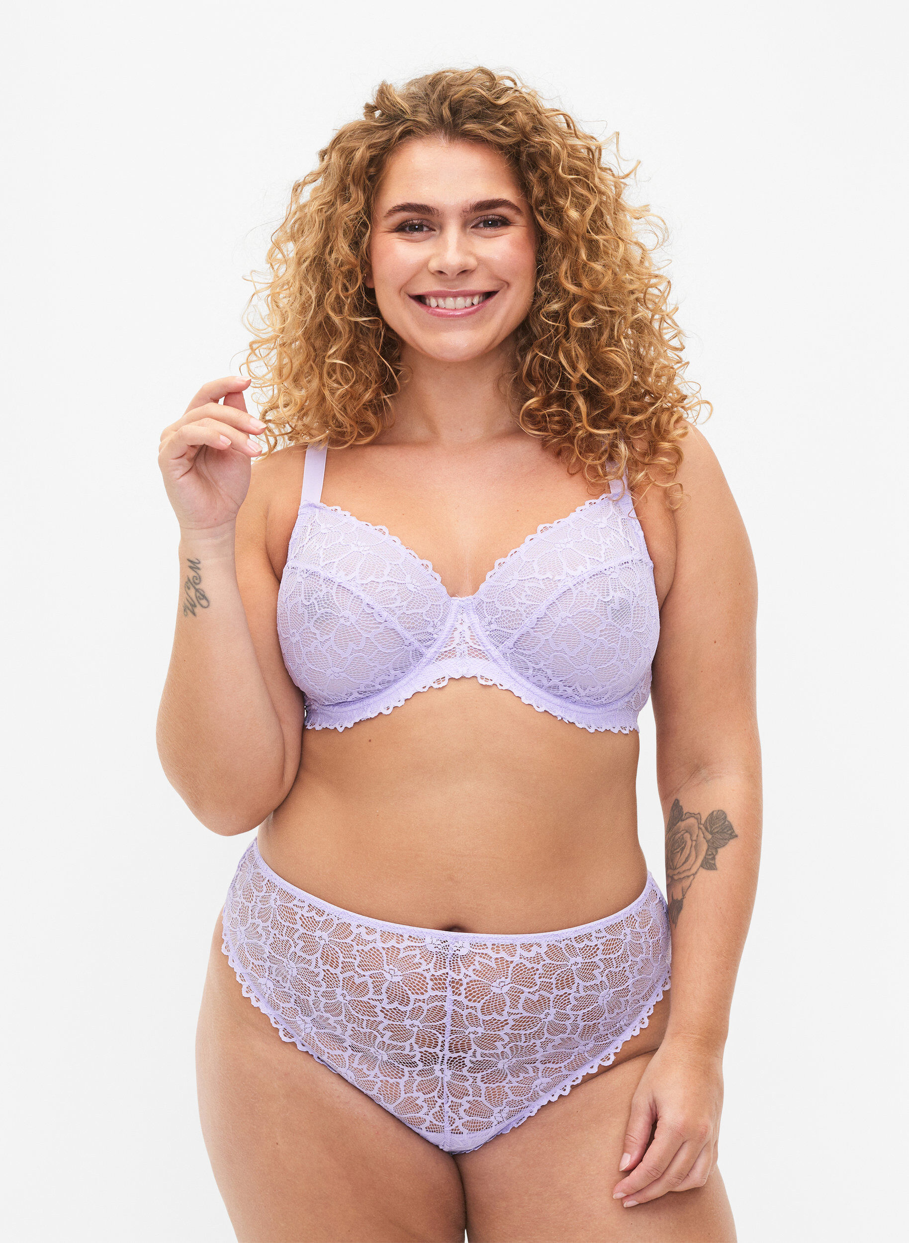 ZizziString en dentelle florale avec taille r&eacute;guli&egrave;re, Mauve, Model image number 0