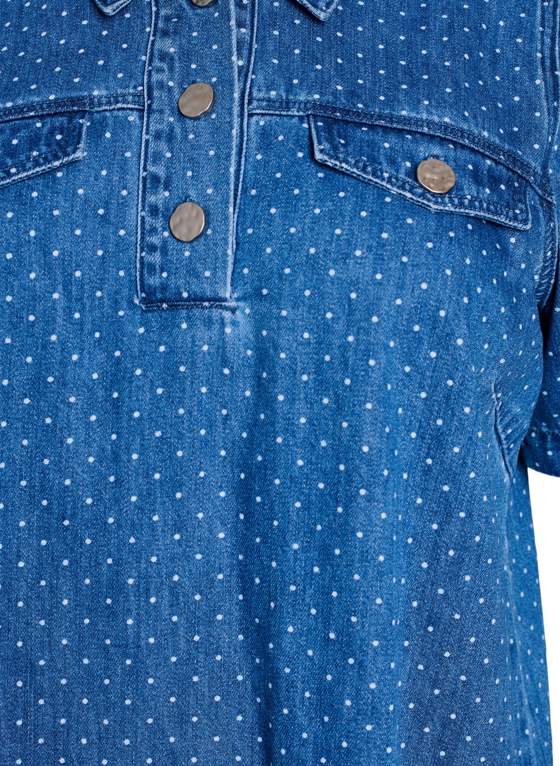 Zizzi Kurzes Jeanskleid mit Punkten, Blau, Packshot image number 2