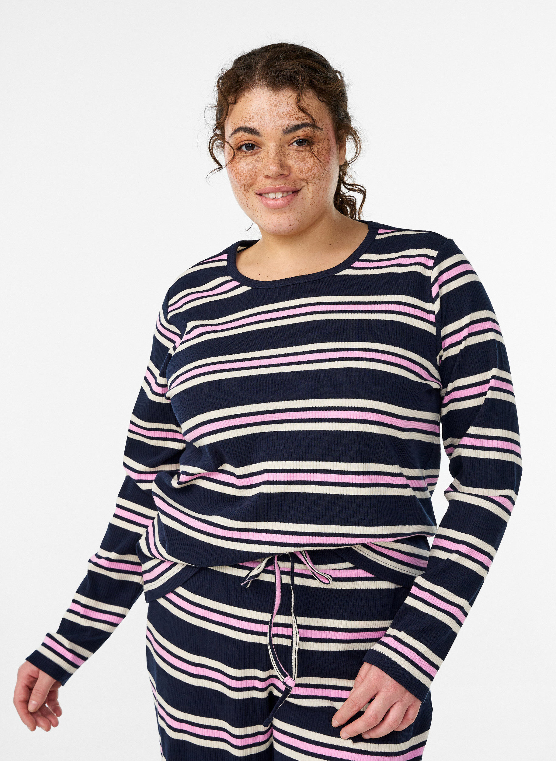 Lang&auml;rmeliges Nachtoberteil aus geripptem Jersey mit Streifen, Blau, Model