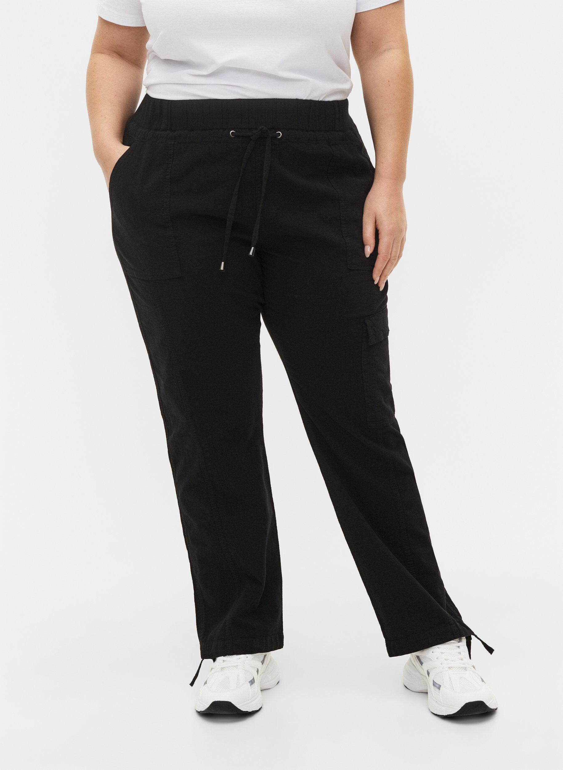Zizzi Pantalon ample en coton, Noir, Model image number 3