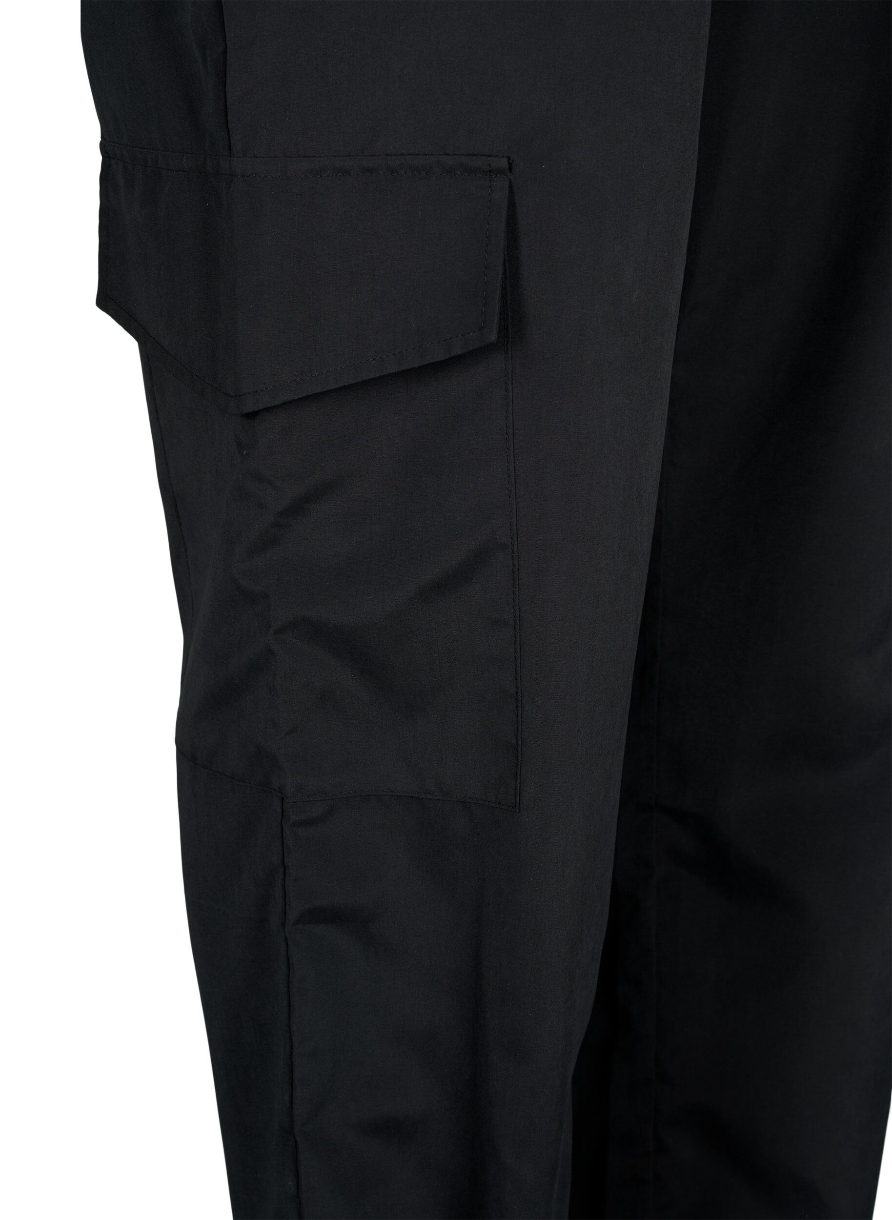Zizzi Cropped Cargohose mit verstellbarem Gummizug, Black, Packshot image number 3