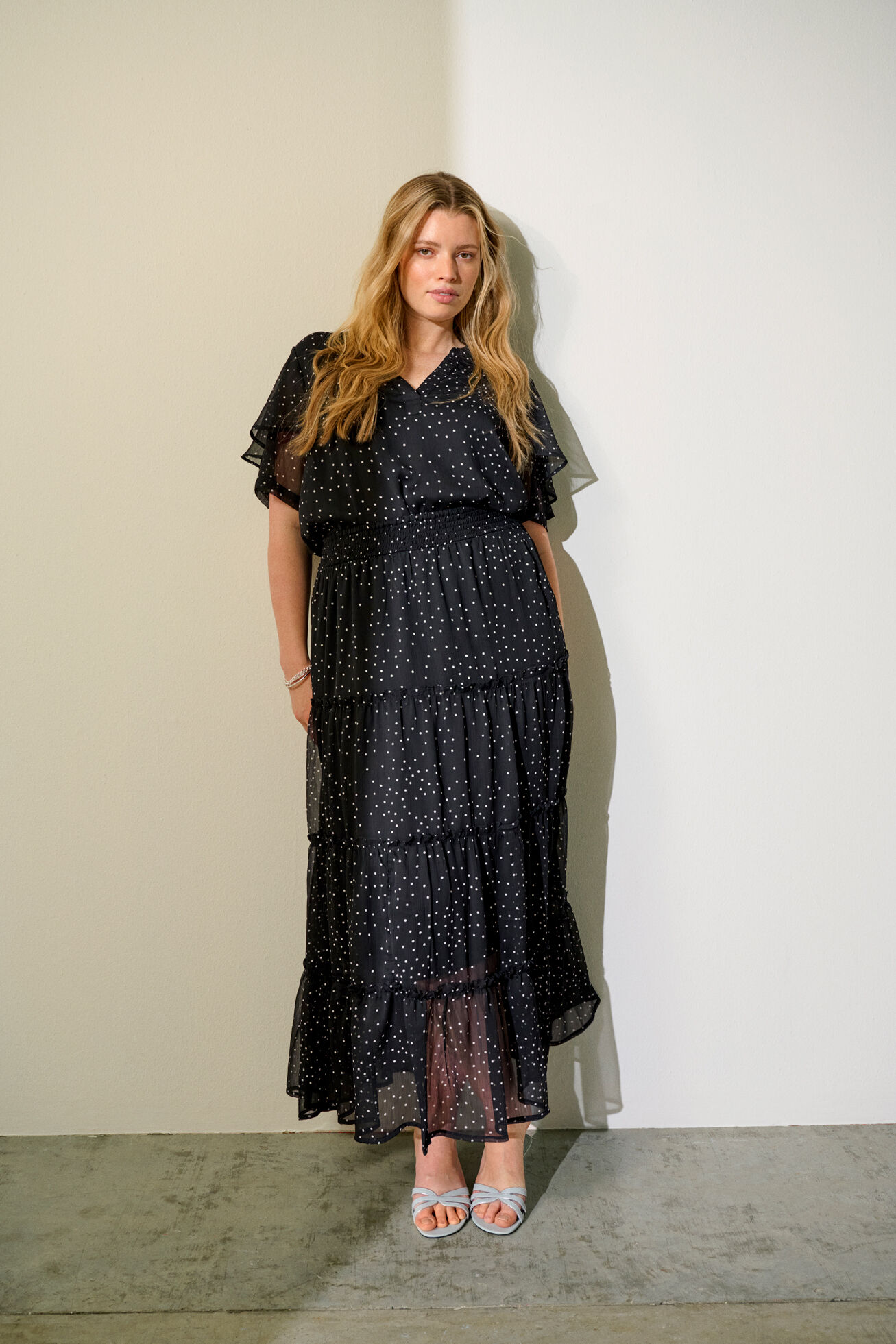 Ensemble noir &agrave; pois, , Model