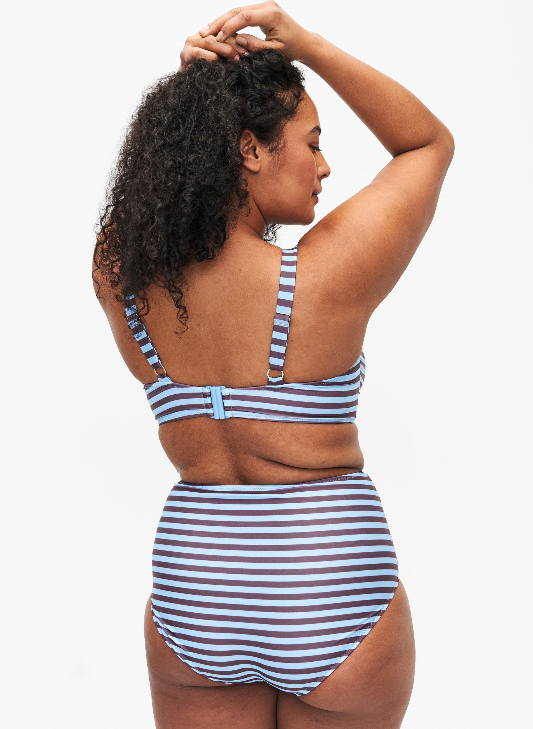 Zizzi Bas de bikini &agrave; taille haute avec des rayures, Bleu Clair, Model image number 1