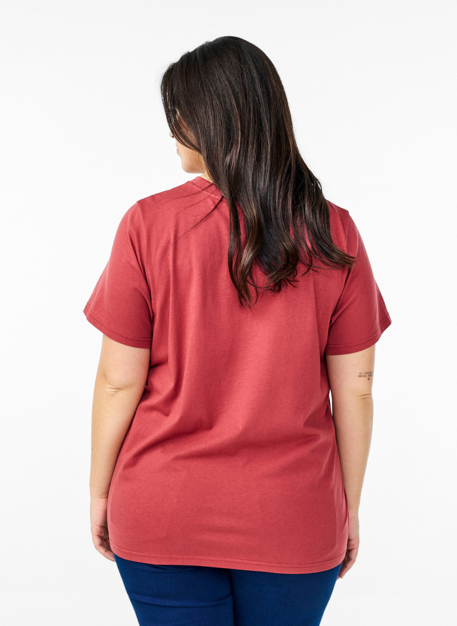 Zizzi Basic T-Shirt aus Baumwolle mit Rundhalsausschnitt, Rot, Model image number 2