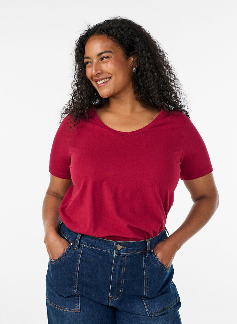 Einfarbiges basic T-Shirt aus Baumwolle, Rot, Model image number 0
