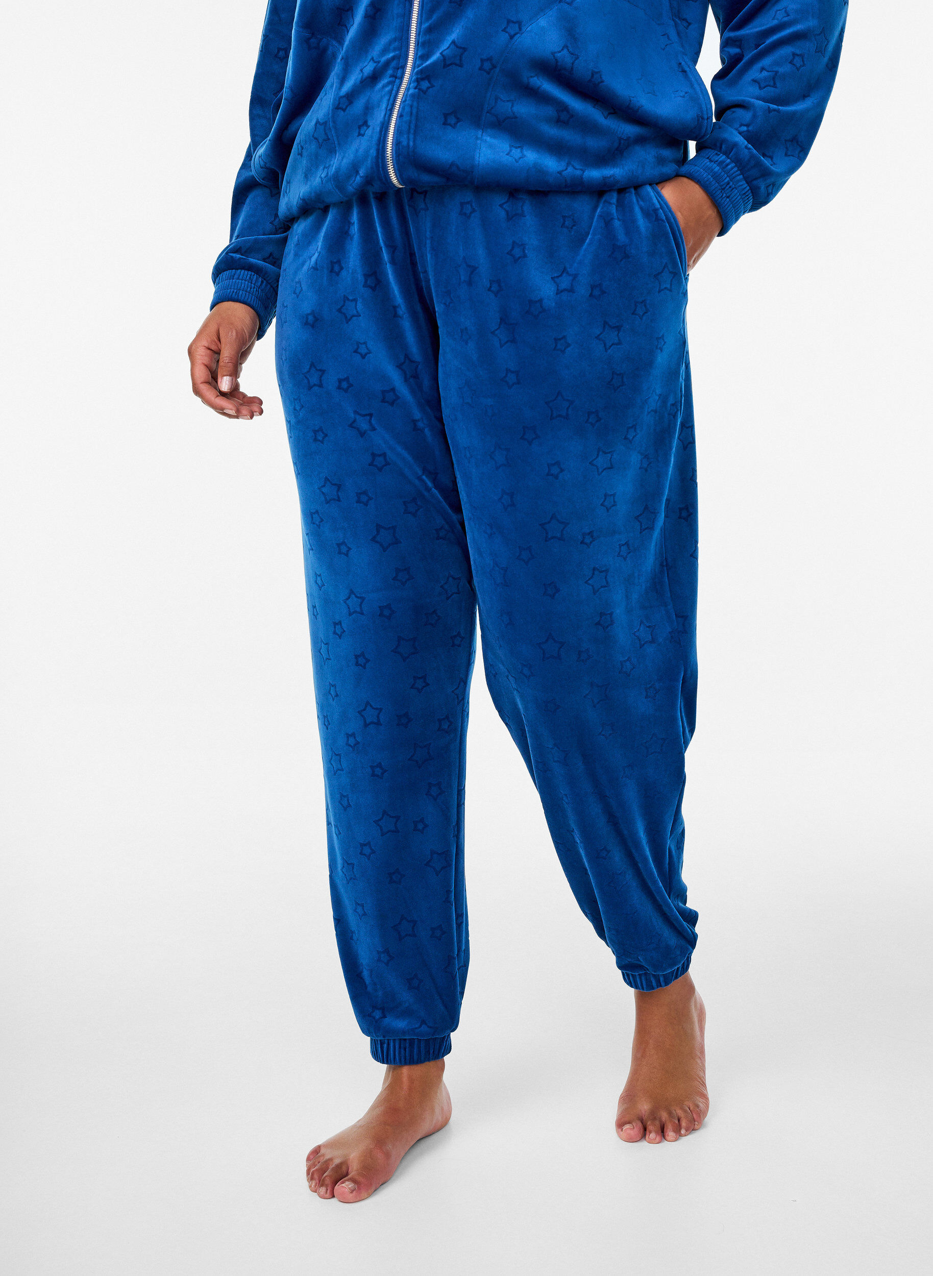 Zizzi Pantalon en velours avec motif gaufr&eacute;, Bleu, Model image number 2