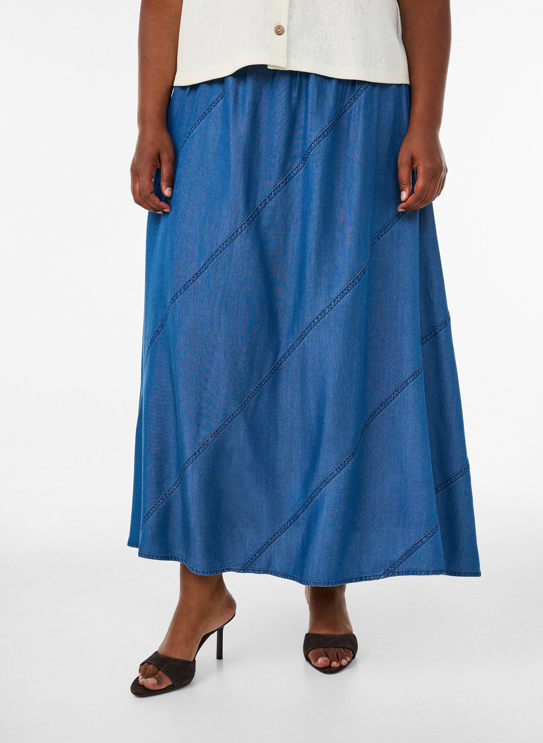 ZizziJupe longue aspect denim en TENCEL&trade; Lyocell, Bleu, Model image number 2