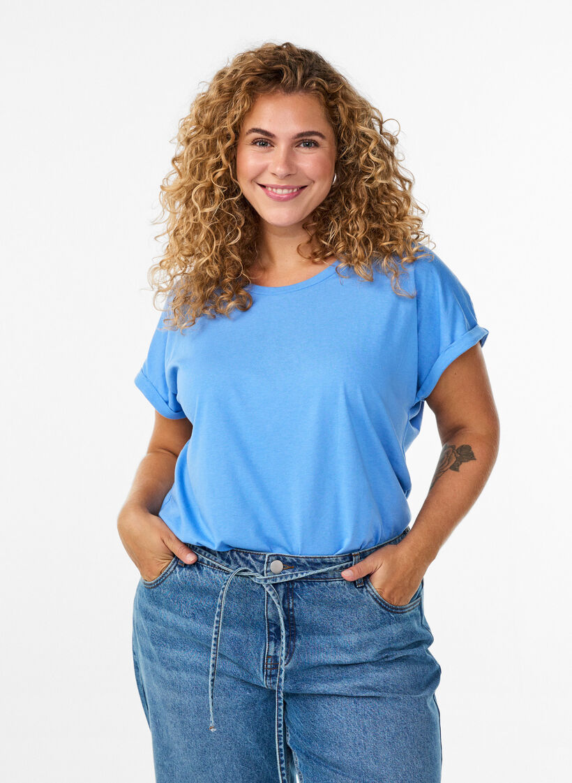 Kurz&auml;rmeliges T-Shirt aus einer Baumwollmischung, Blau, Model image number 0