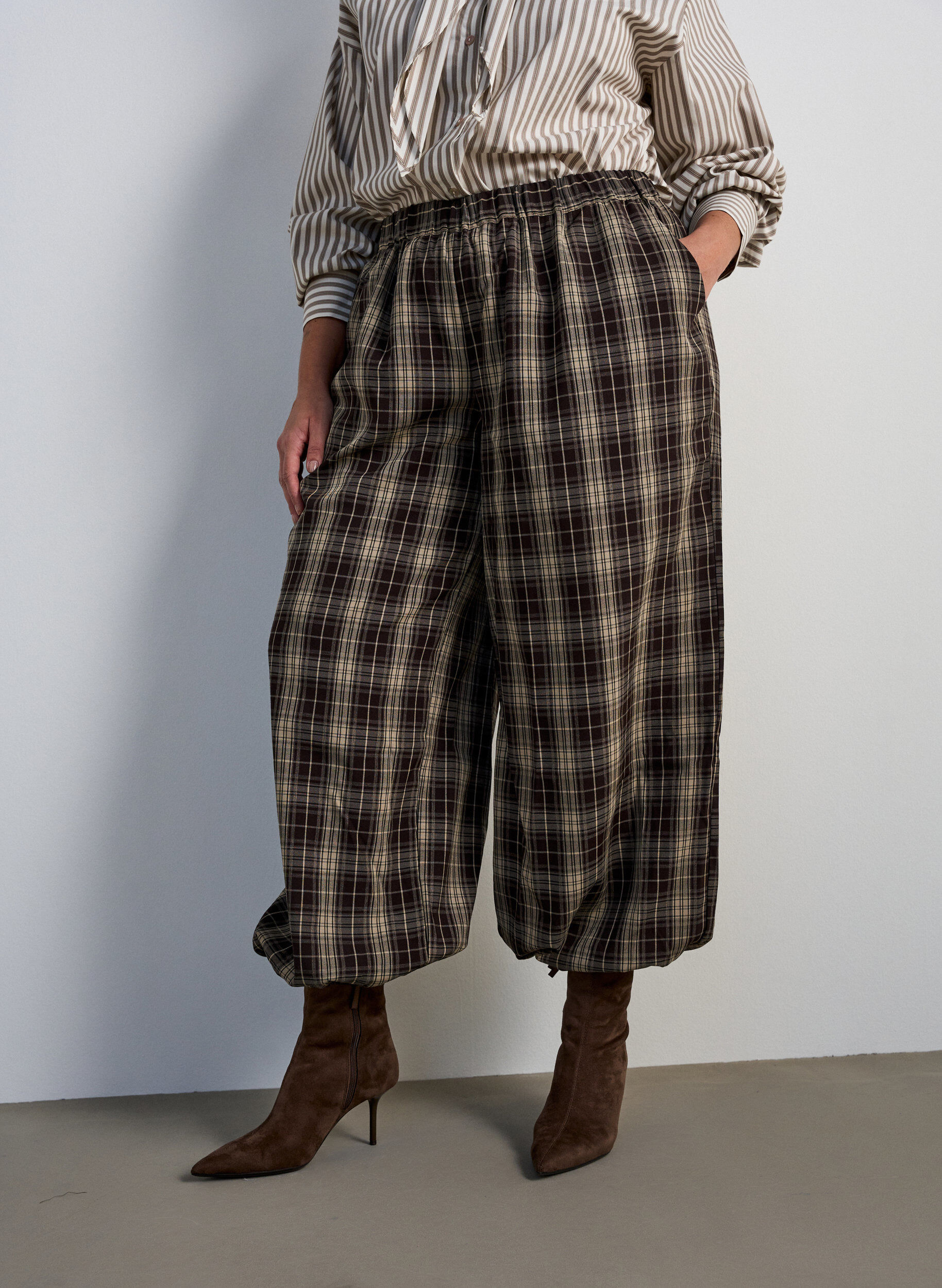 ZizziKarierte Ballonhose mit hoher Taille, Gr&uuml;n, Model image number 2