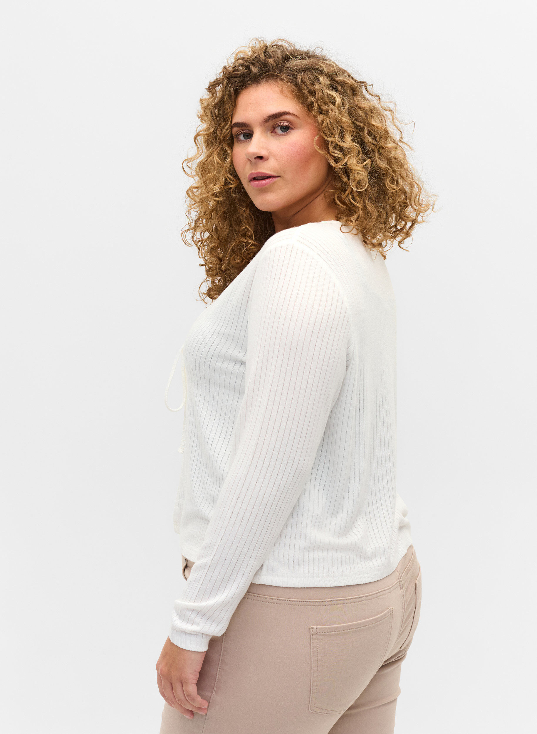 Zizzi Cardigan mit Rippmuster und Bindeschn&uuml;ren, White, Model image number 1
