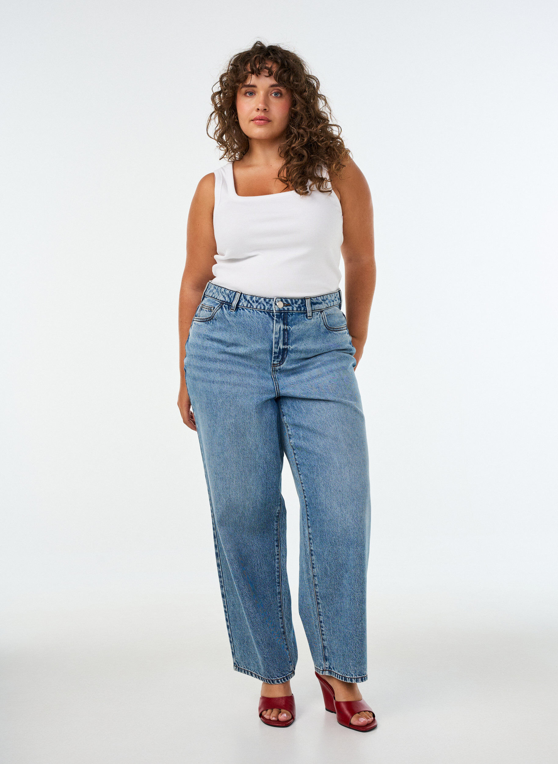 ZizziKiana Straight-Fit-Jeans mit hoher Taille, Blau, Model image number 0