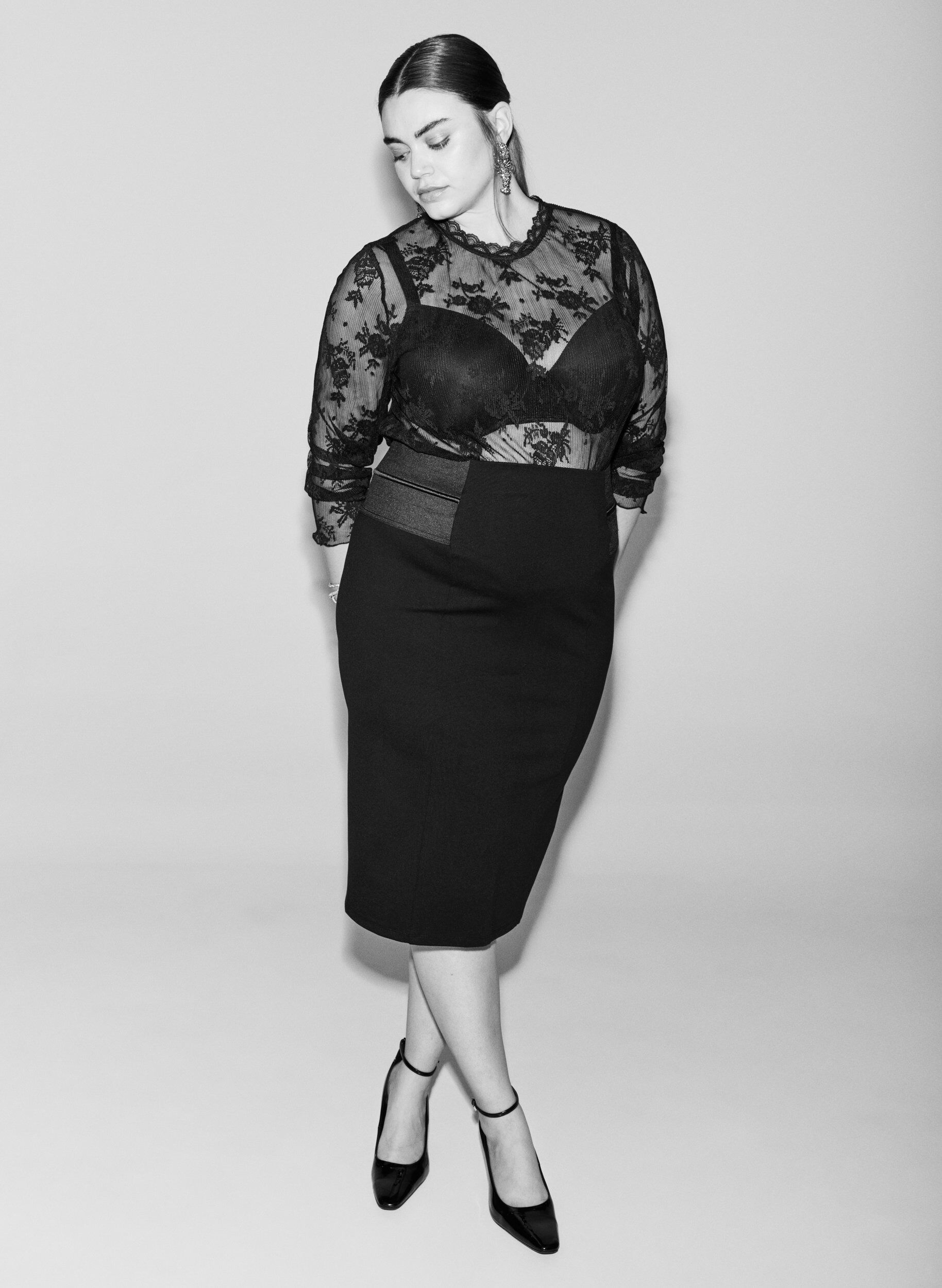 Zizzi Jupe moulante avec &eacute;lastique &agrave; la taille, Noir, Image image number 0