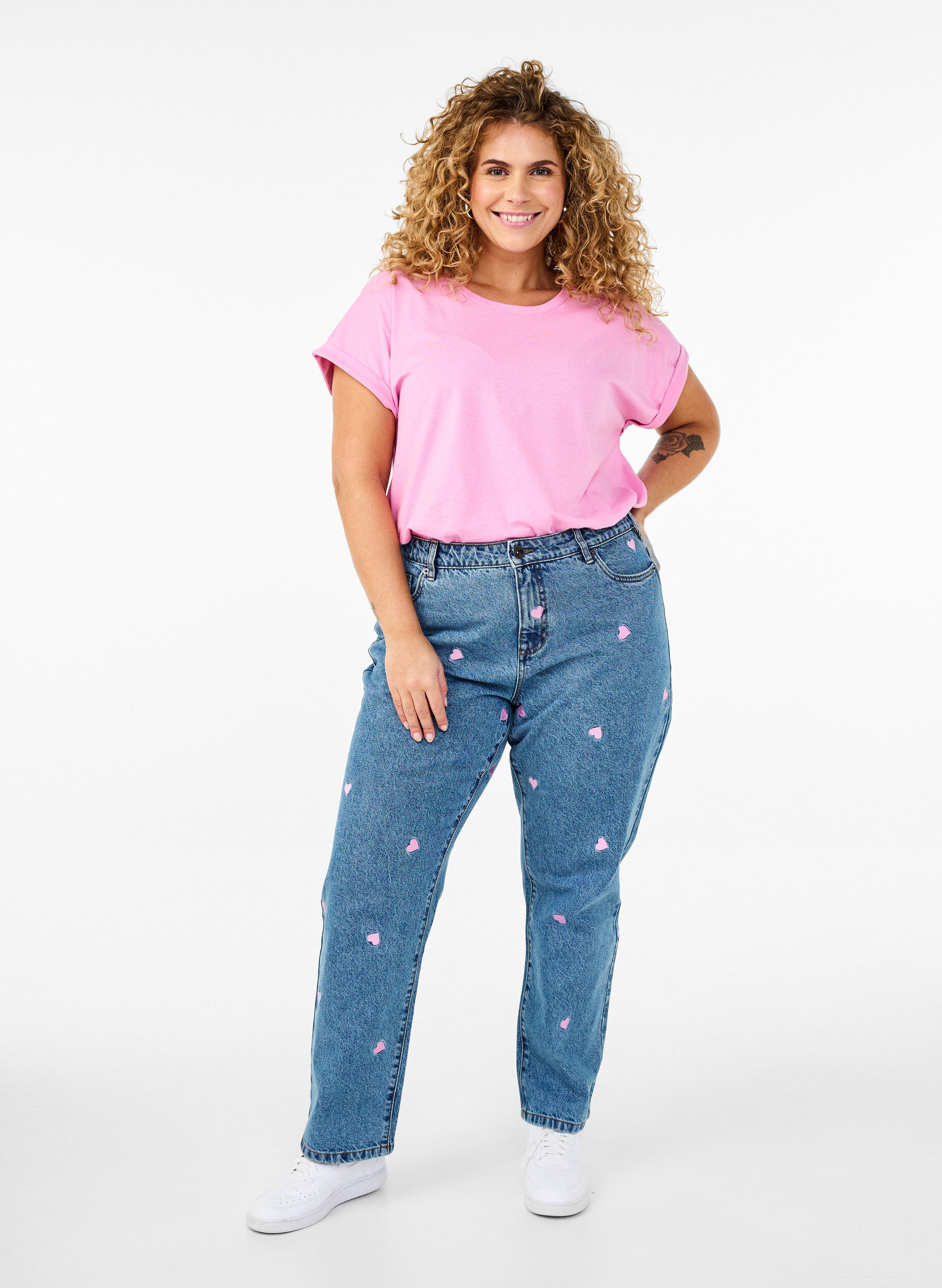 Zizzi High-Waist-Jeans Gemma mit Herzen, Blau, Model image number 0
