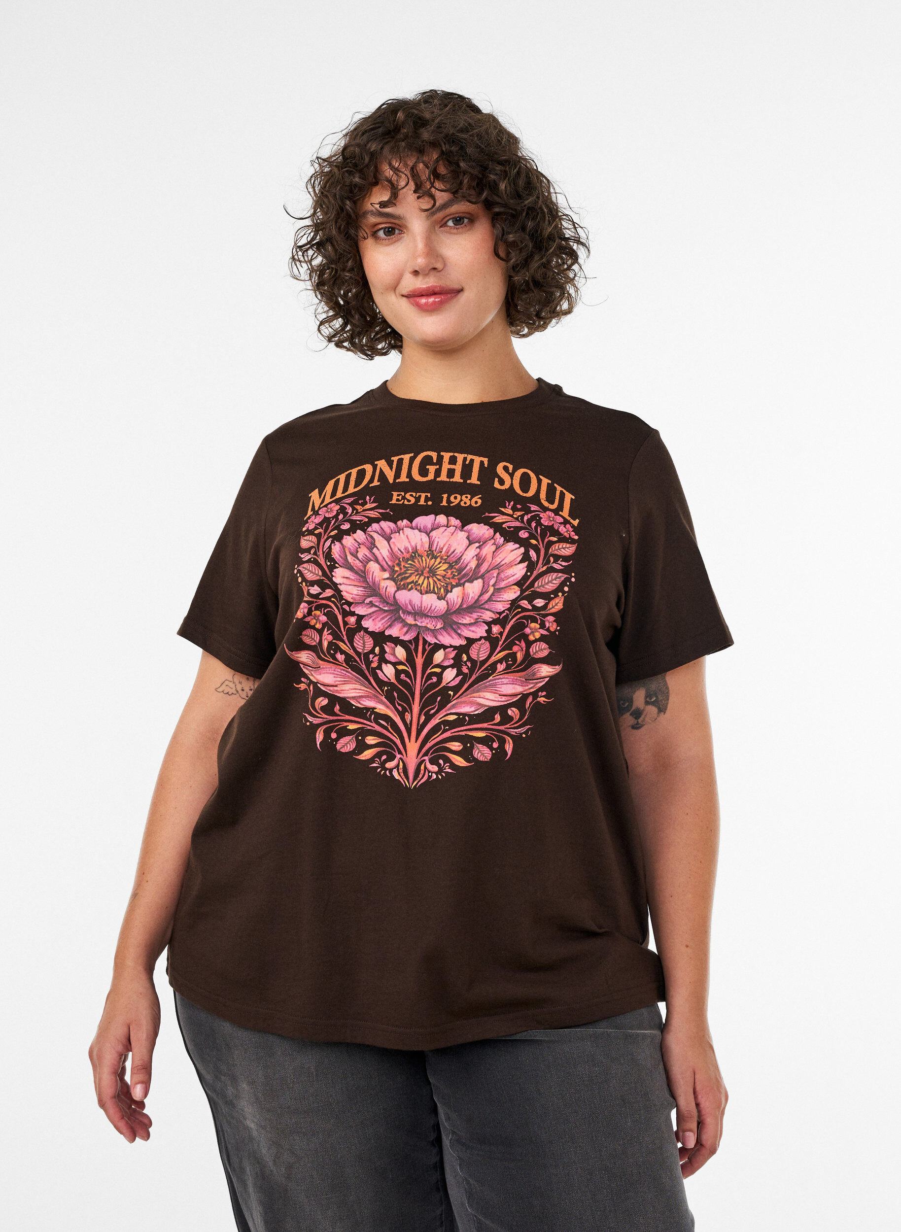 T-shirt en coton bio avec imprim&eacute; sur le devant, Marron, Model