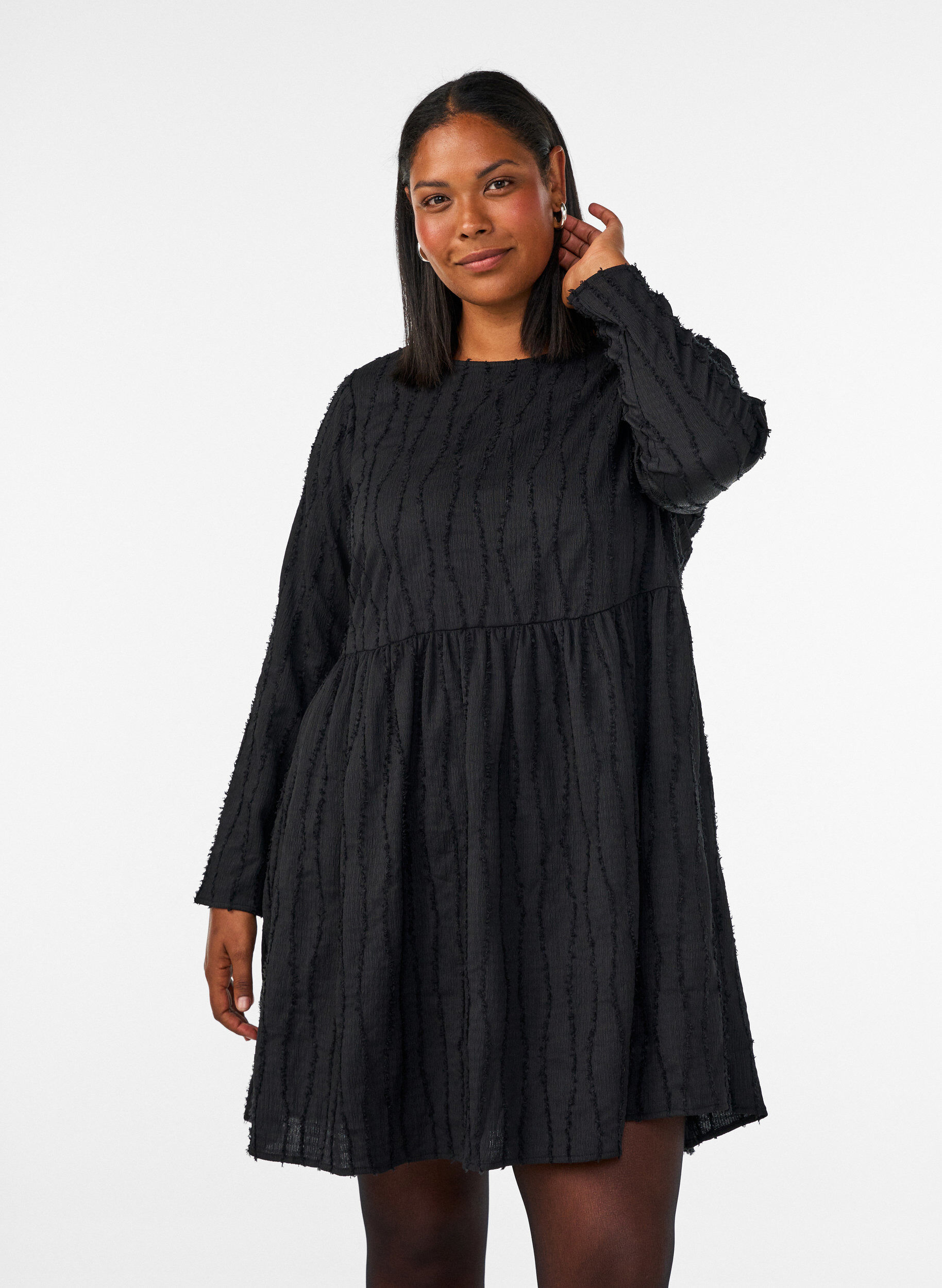 Robe courte en jersey &agrave; texture ondul&eacute;e, Noir, Model