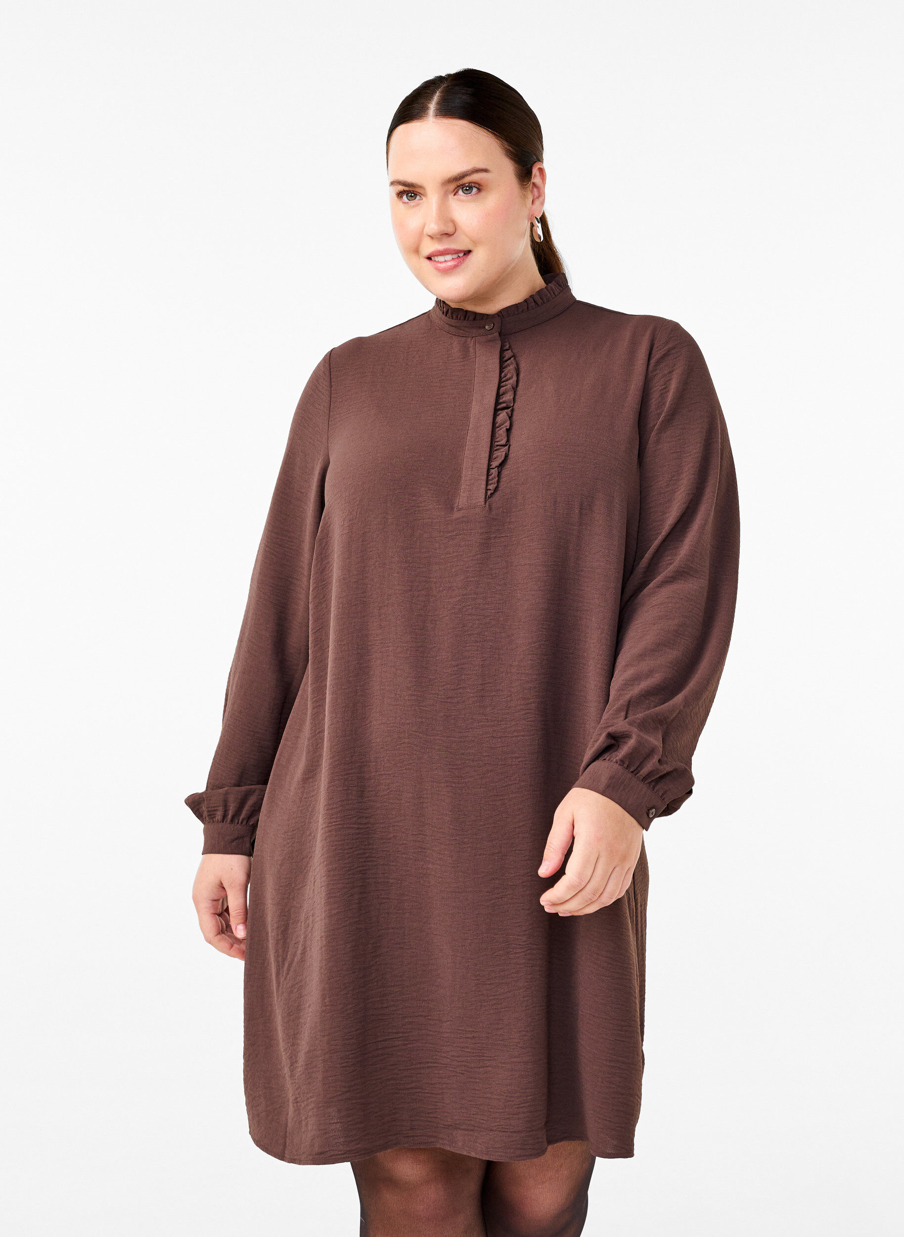 Zizzi Robe &agrave; manches longues avec d&eacute;tails volant&eacute;s, Chocolate Martini, Model image number 0