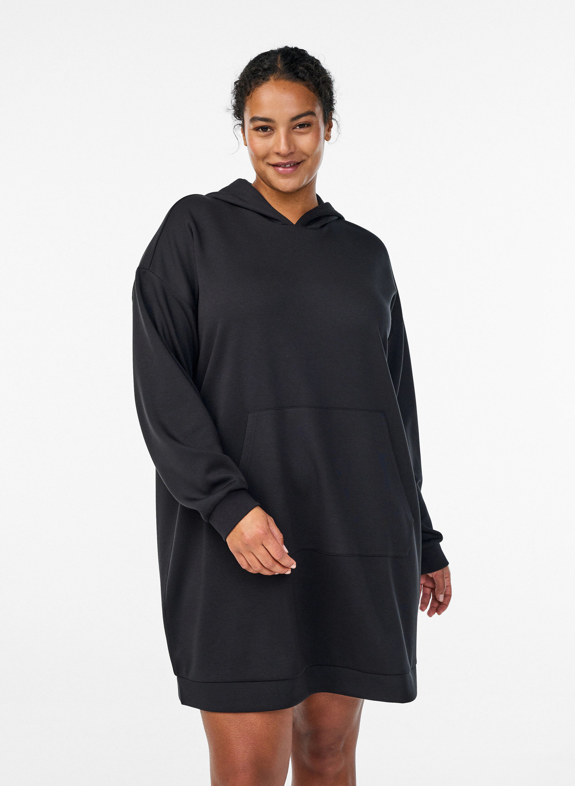 Zizzi Kurzes Hoodiekleid mit K&auml;ngurutasche, Schwarz, Model image number 0
