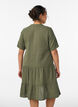 Kurzes A-Linien-Kleid aus Baumwollmusselin, Gr&uuml;n, Model image number 2