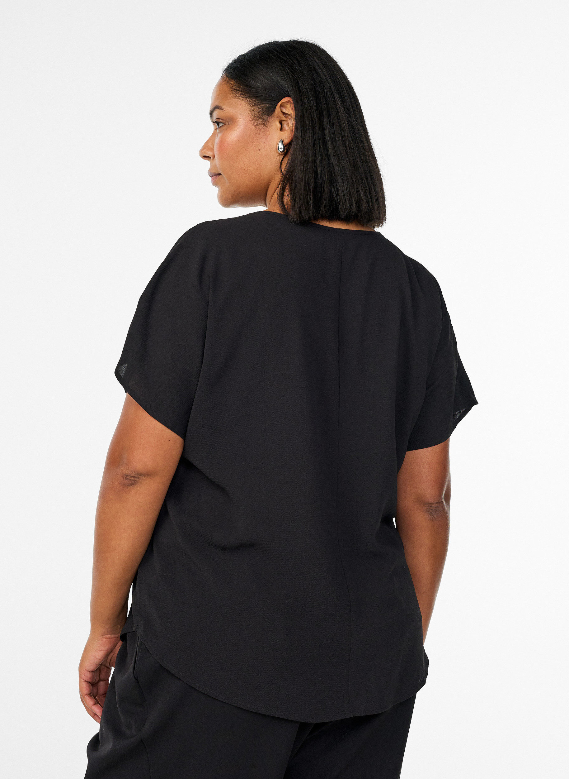 ZizziBluse mit kurzen &Auml;rmeln und Rundhalsausschnitt, Schwarz, Model image number 2